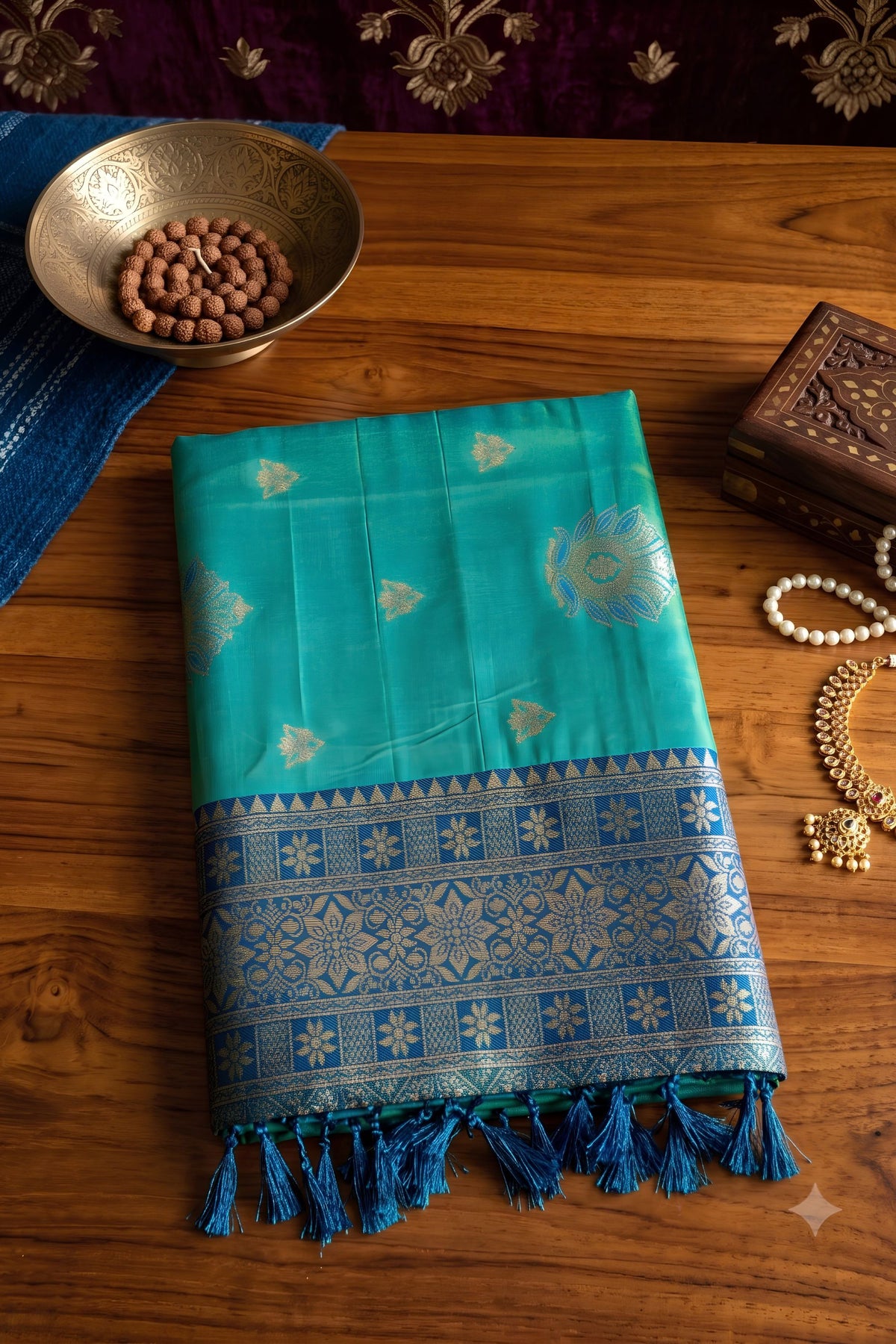 Stylish Teal Green Silk Saree with Zari Weaving Work for Women