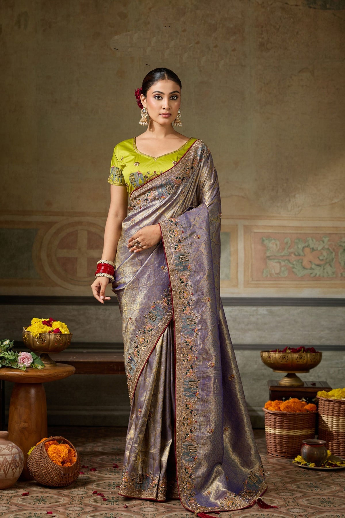 Stylish Lavender Banarasi Silk Jacquard Embroidery Zari Threads Saree for Women