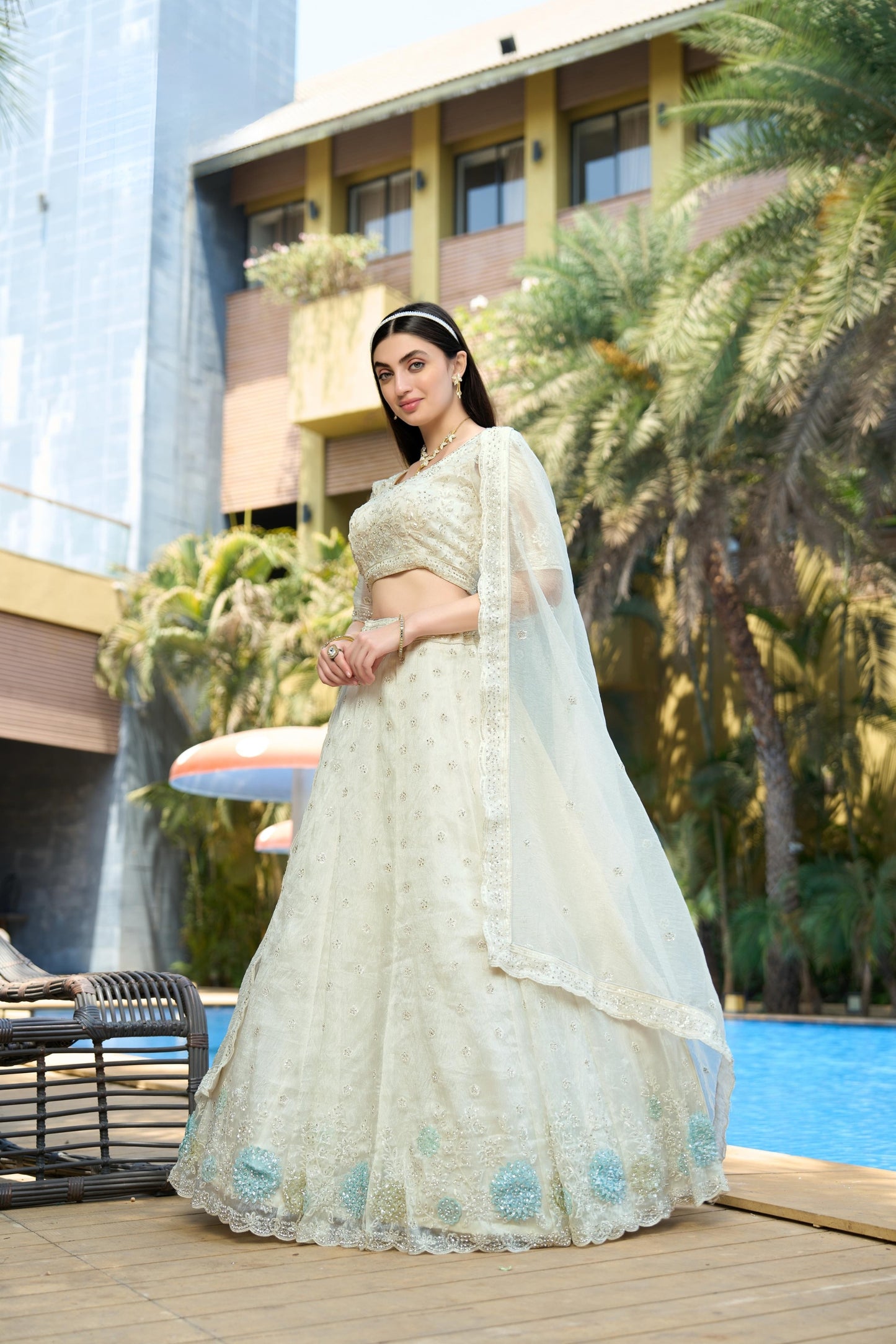 Elegant White Embroidered Organza Lehenga Choli with Dupatta for Wedding