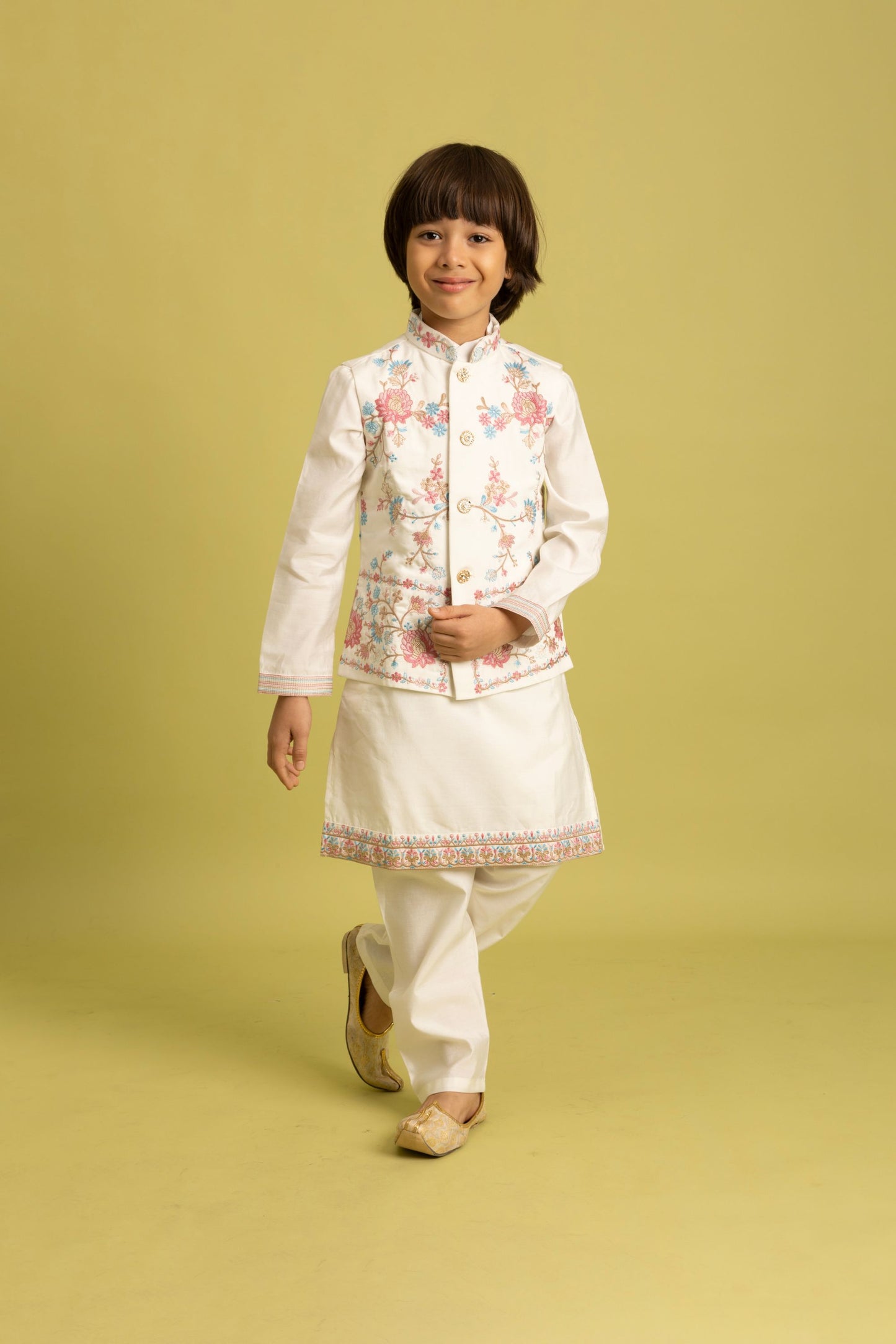 Graceful White Viscose Silk Embroidered Kurta Set with Floral Nehru Jacket