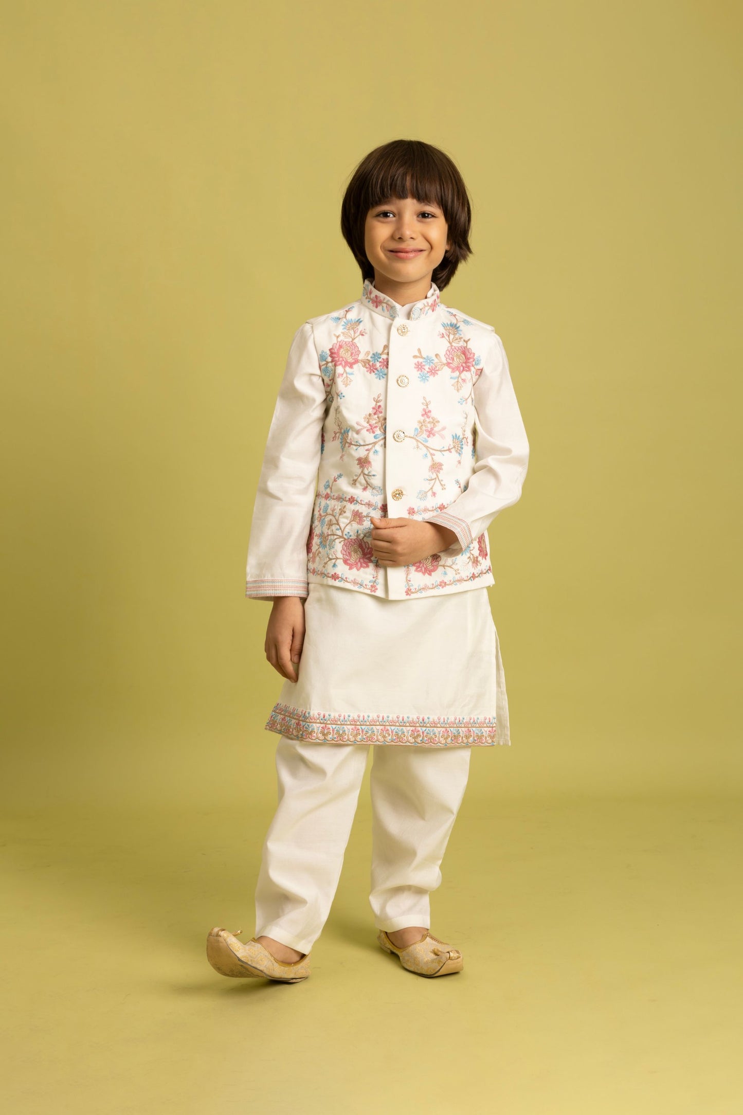 Graceful White Viscose Silk Embroidered Kurta Set with Floral Nehru Jacket