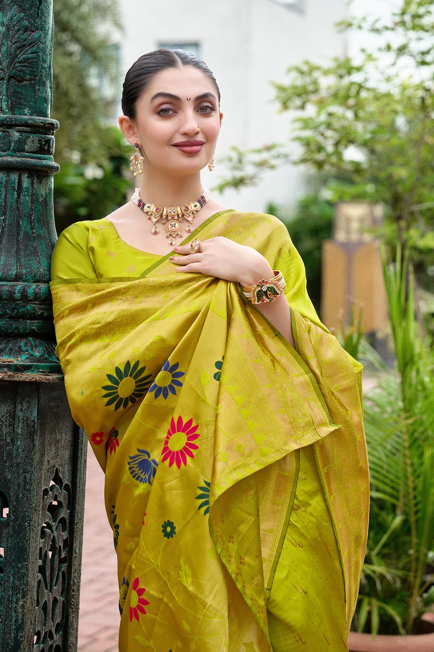 Graceful Green Banarasi Silk Saree Colorful Floral Pallu