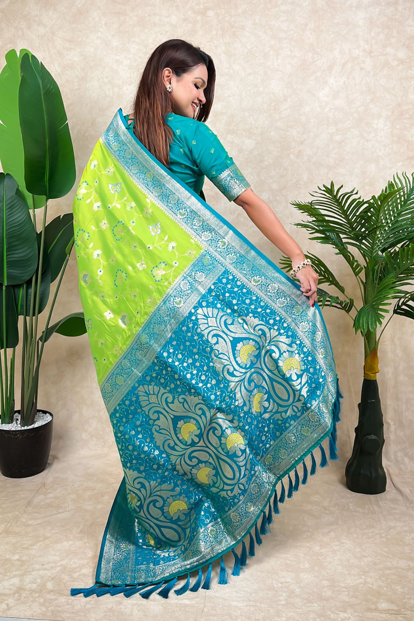 Green Banarasi Silk Saree with Blue Zari Border Floral Weaving Saree