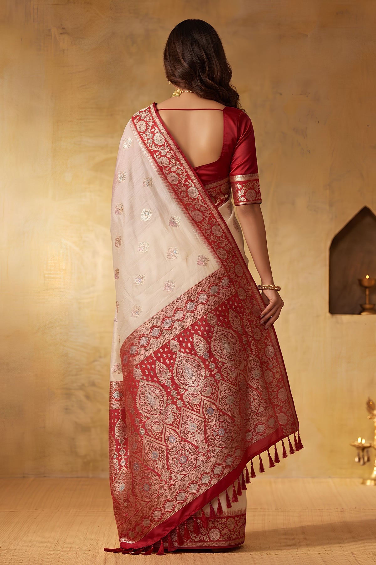 Elegant Off White Silk Blend Woven Jari Designer Saree for Women