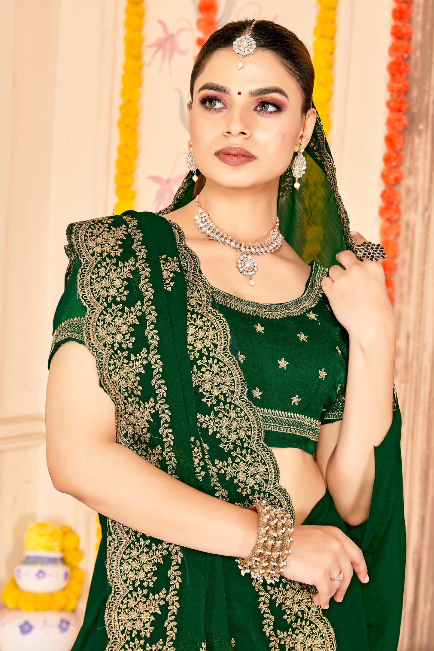 Elegant Dark Green Saree with Golden Border Blouse Piece