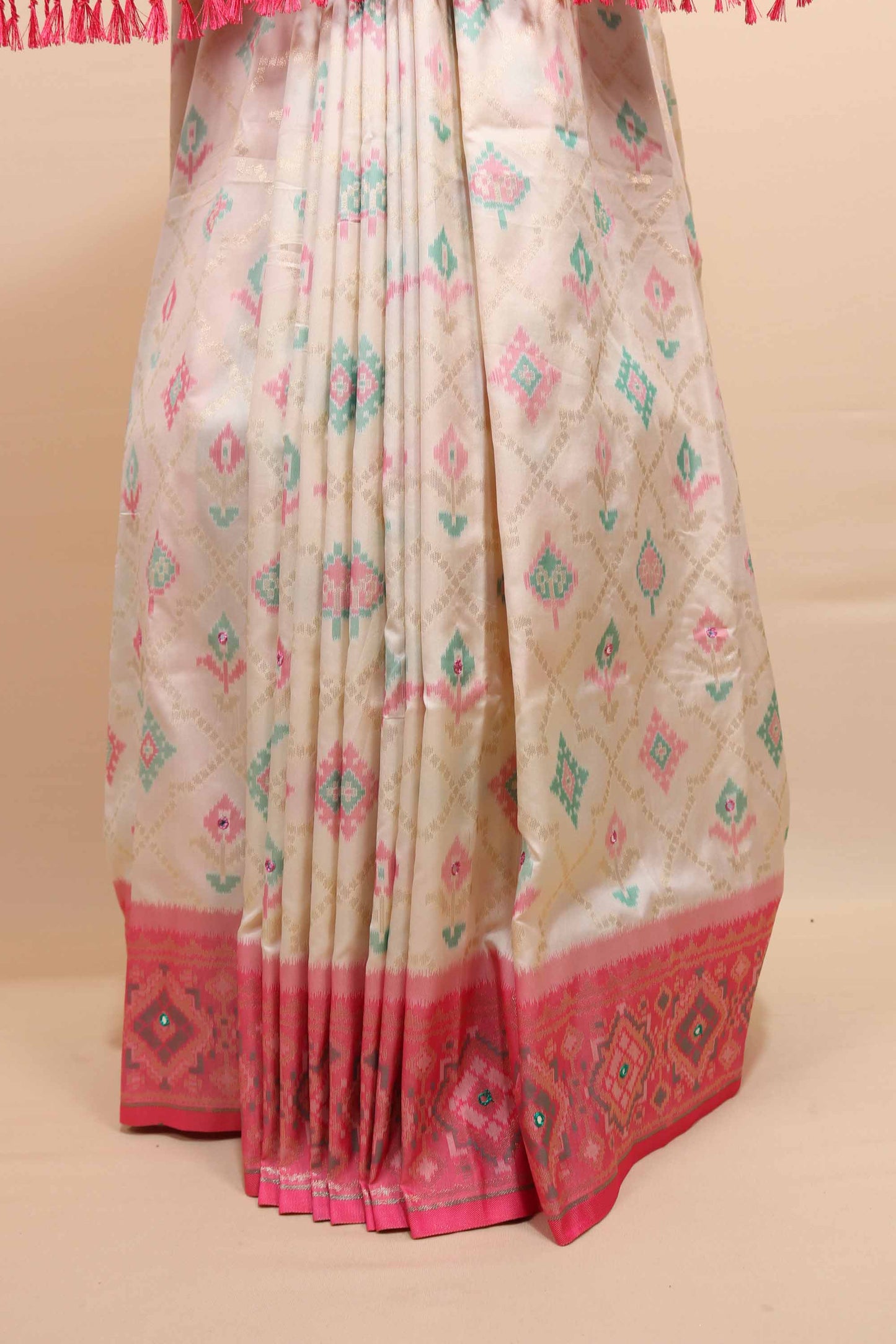 Cream Pink Banarasi Silk Saree Zari Geometric Weaving Traditional Saree