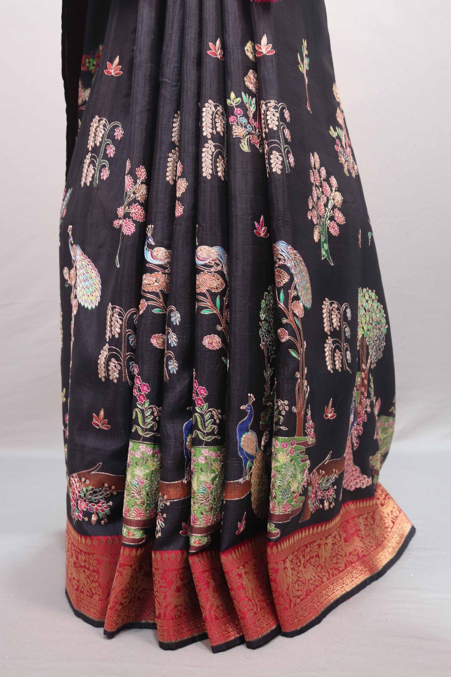 Black Silk Saree Multicolor Print Elephant Motif Border Rich Zari Pallu