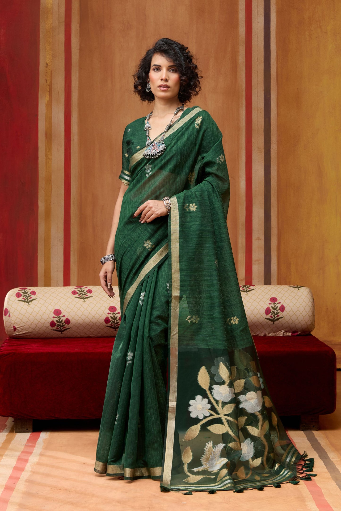 Green Silk Blend Saree with Gold Zari Border Floral Woven Pallu