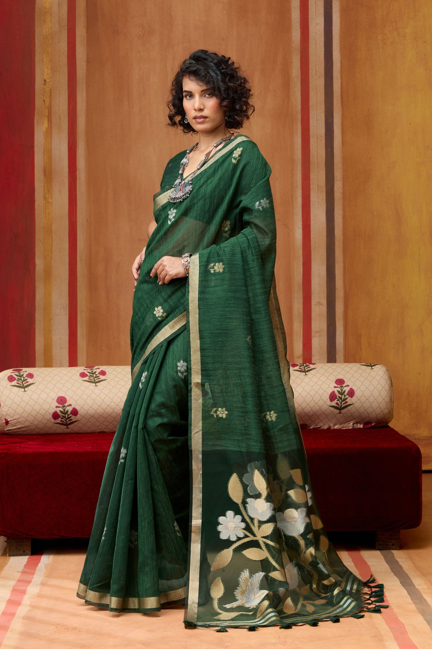 Green Silk Blend Saree with Gold Zari Border Floral Woven Pallu