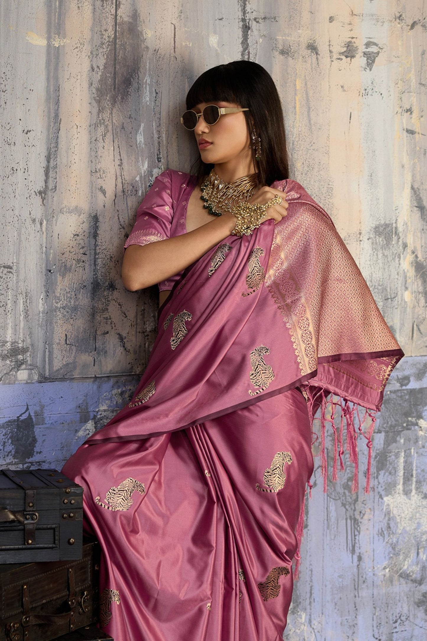 Premium Rose Pink Banarasi Silk Saree with Rich Zari Woven Border