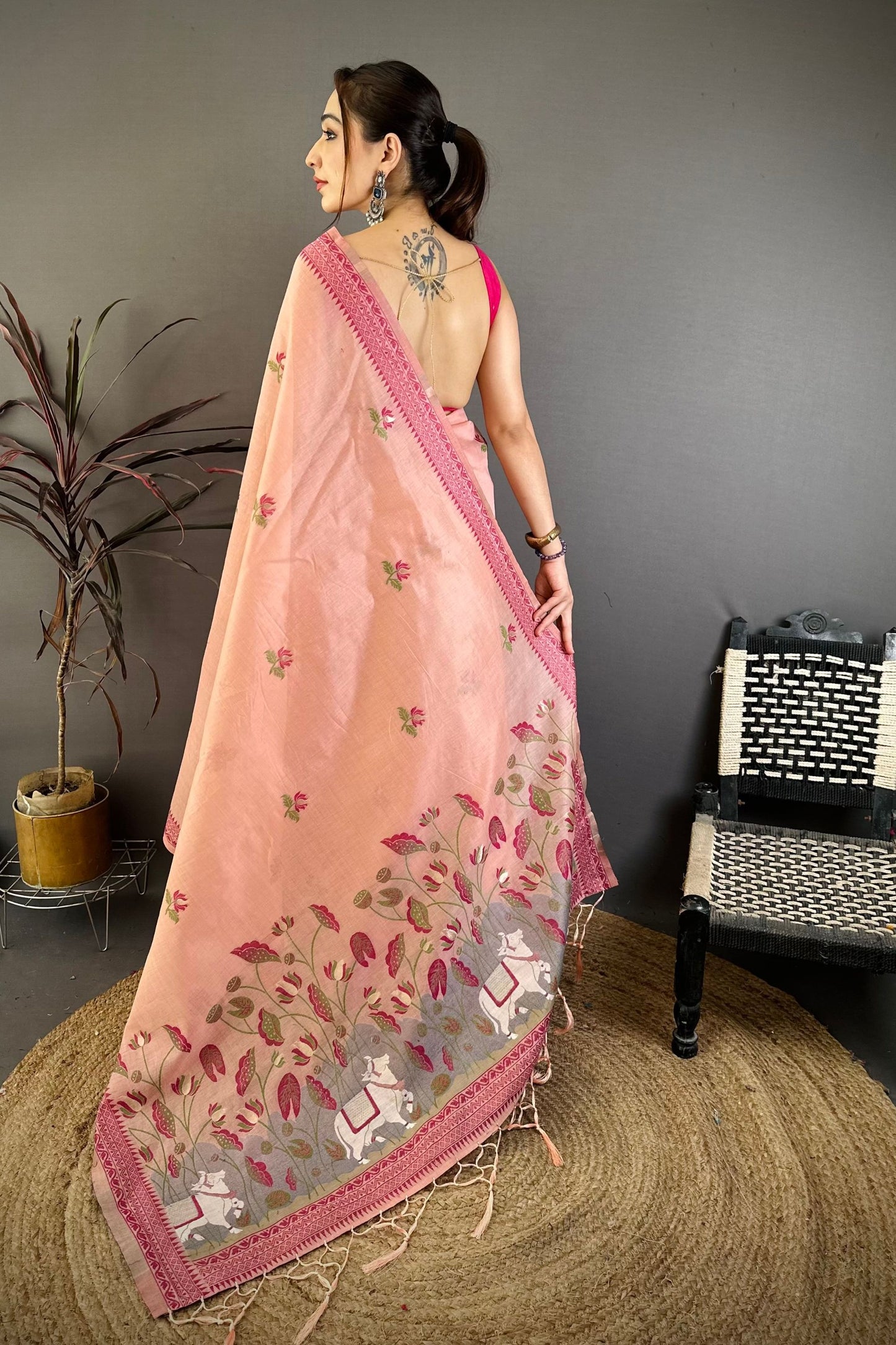 Elegant Peach Linen Cotton Saree Floral Print Pallu Traditional Border