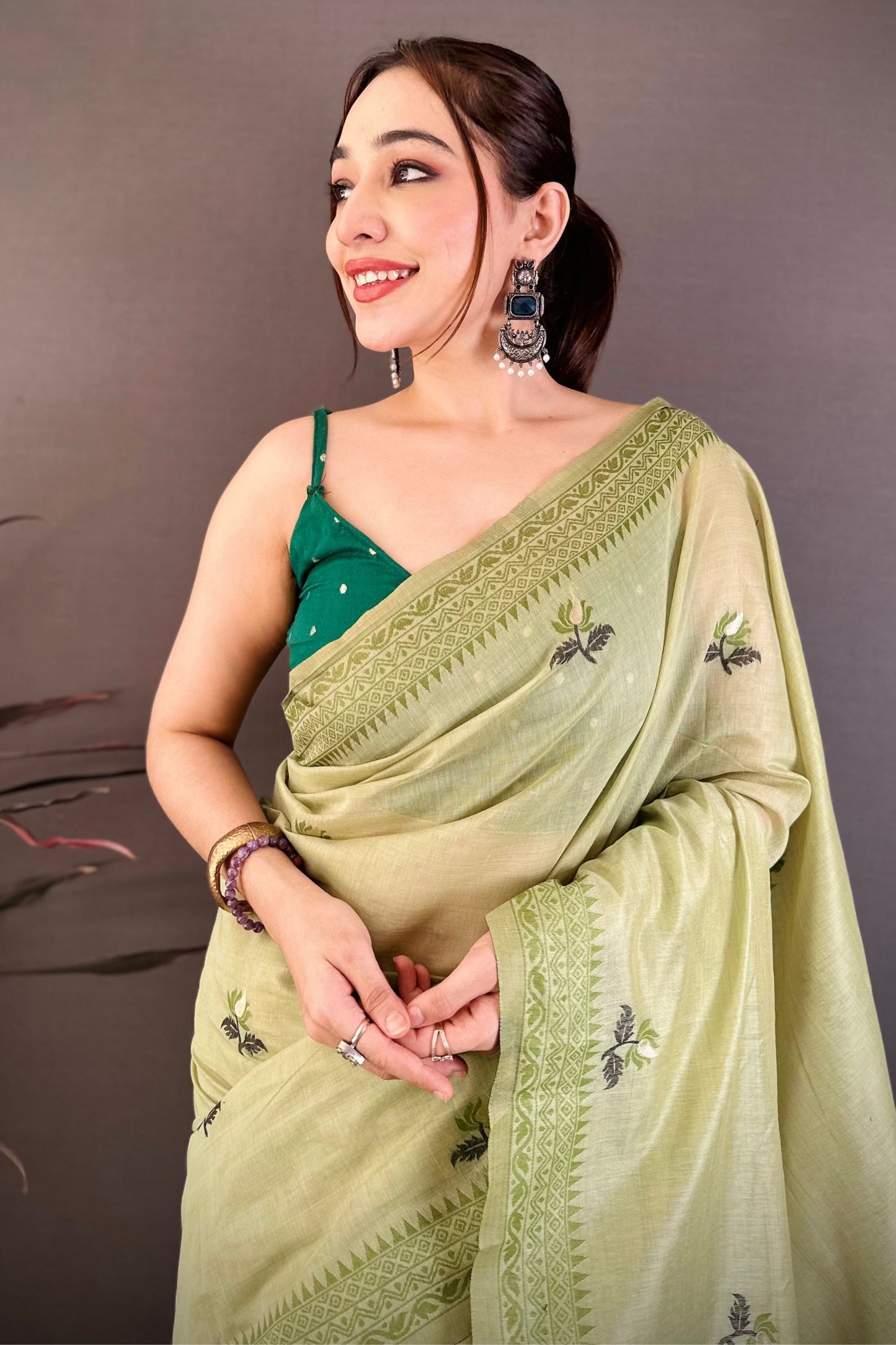 Elegant Pistachio Green Linen Cotton Saree Floral Print Pallu