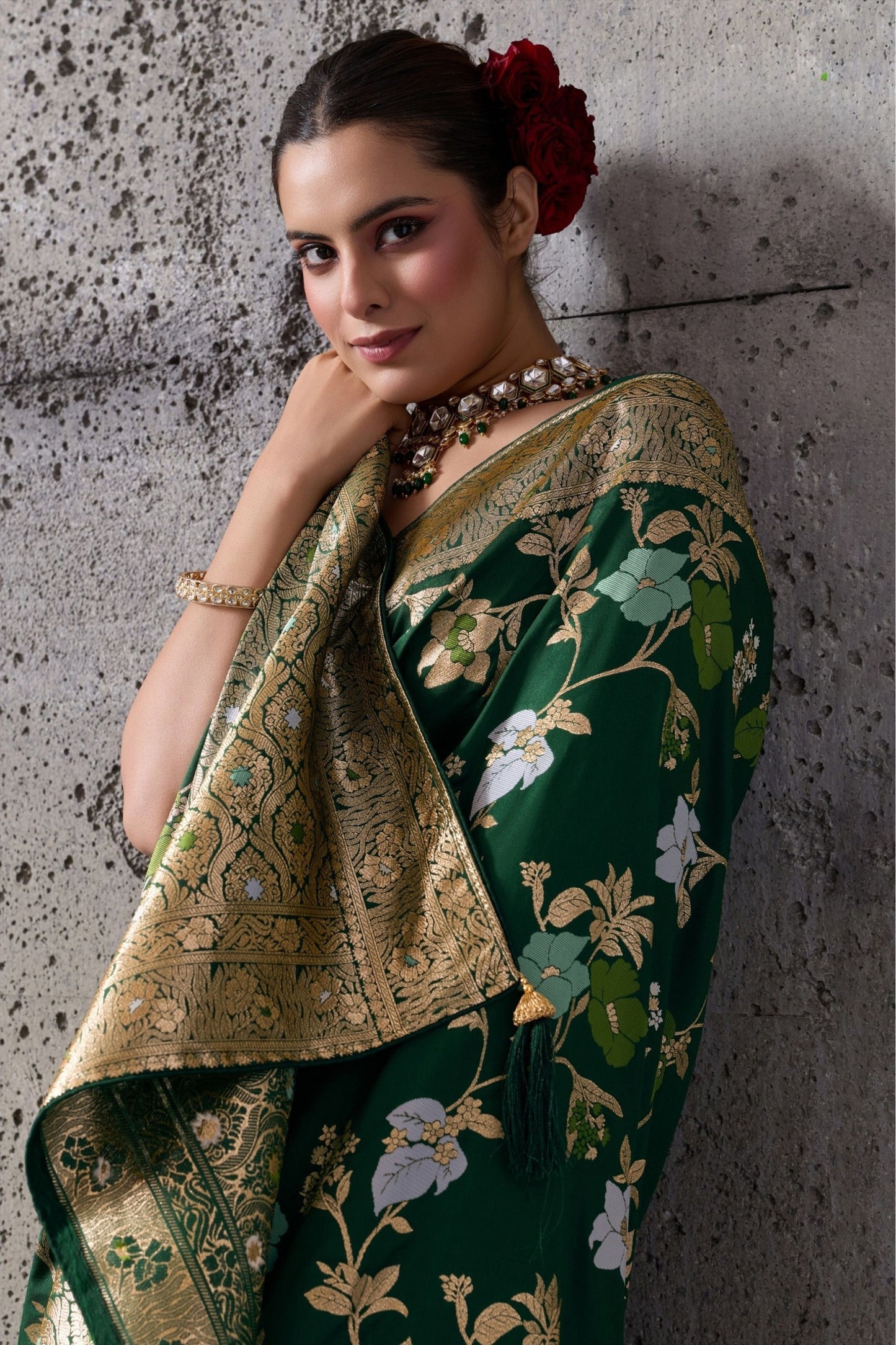 Green Banarasi Silk Saree Gold Zari Border Floral Weaving Saree