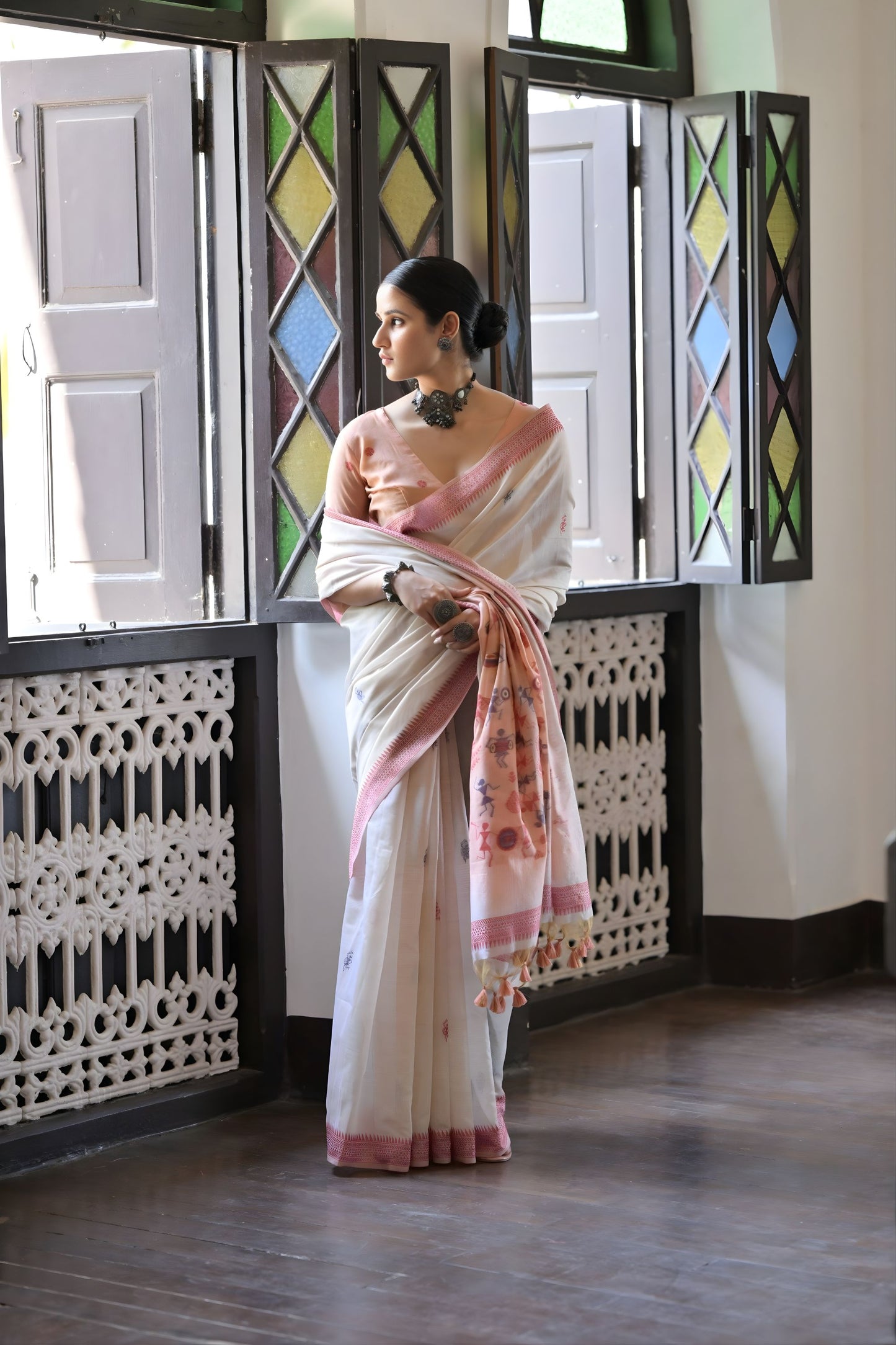 Off-White Handloom Cotton Saree Pink Border Traditional Printed Pallu