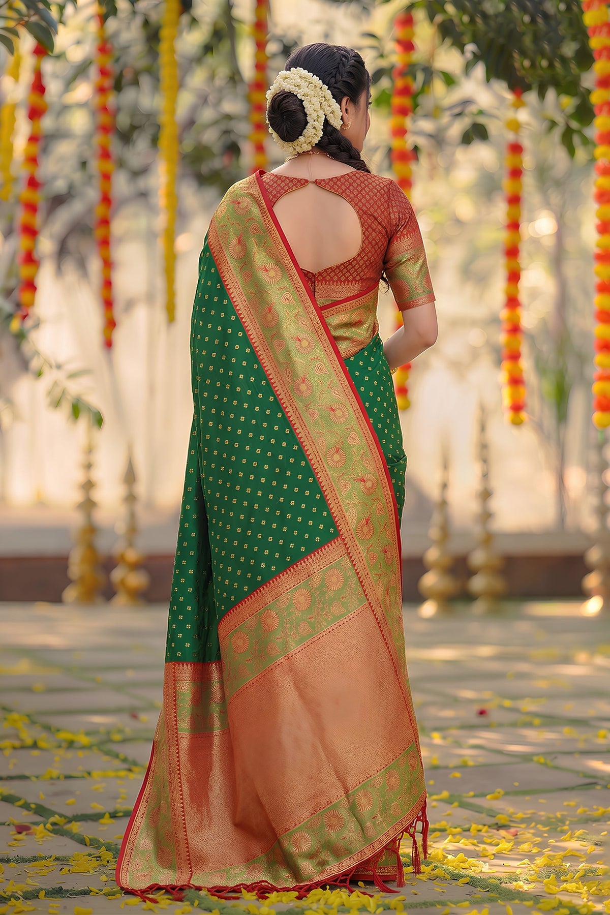 Elegant Dark Green Silk Jacquard Work Saree Border for Women