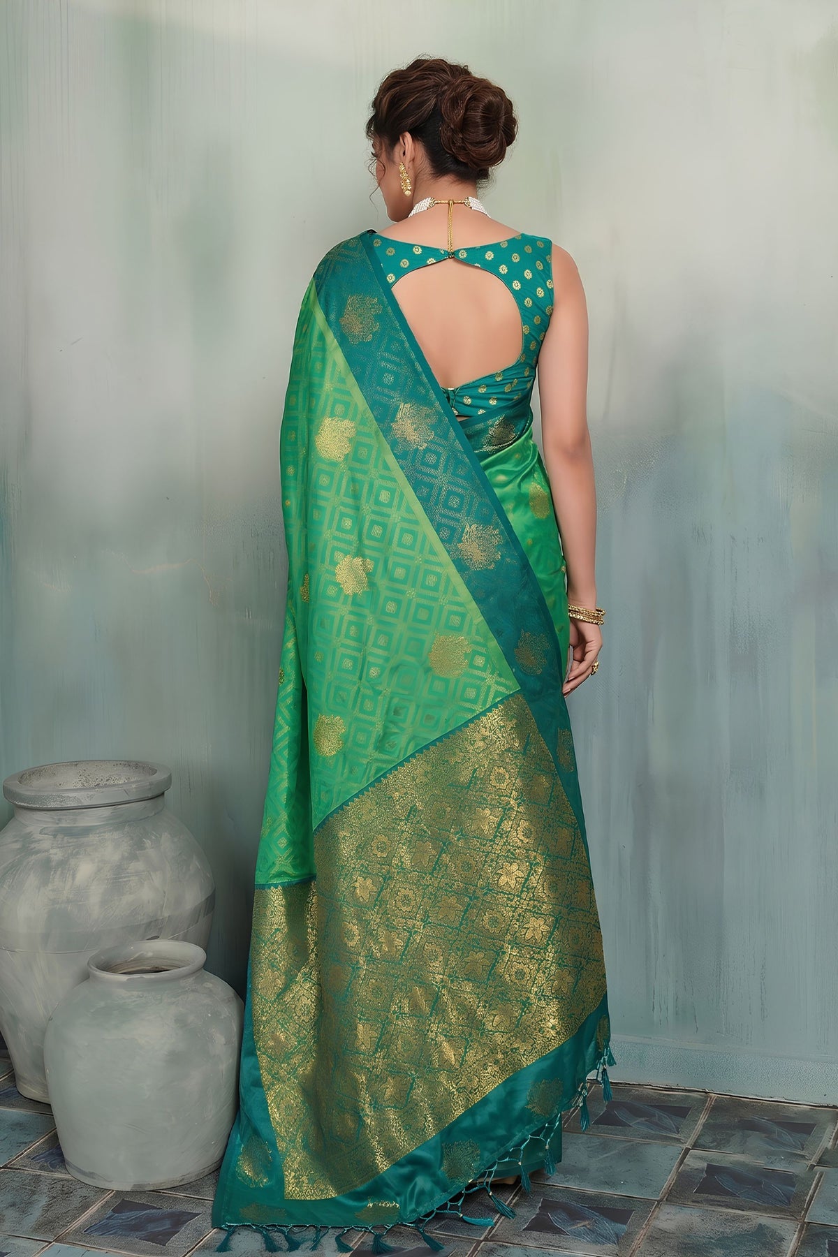 Graceful Emerald Green Silk Jacquard Zari Woven Saree for Women