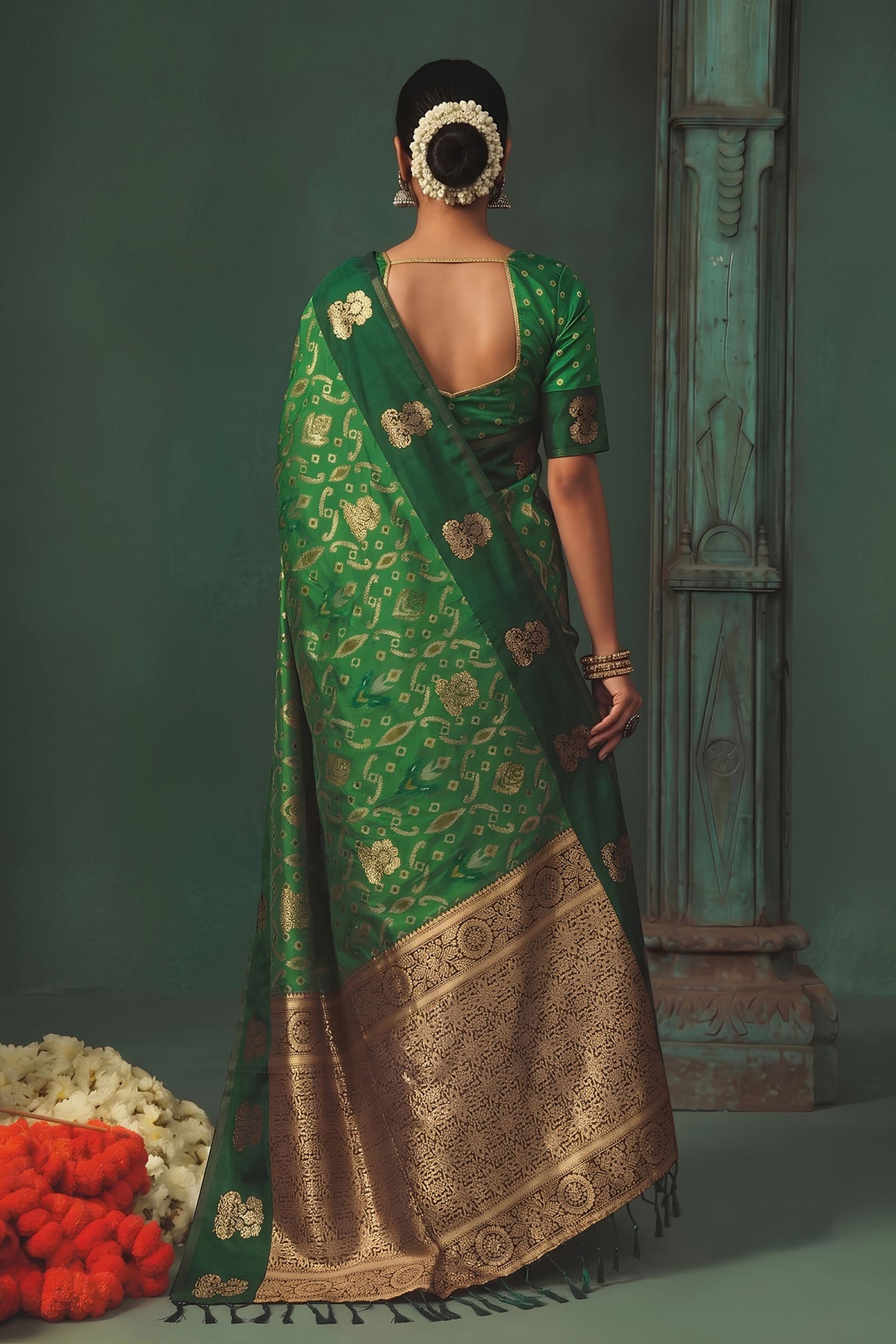 Graceful Green Silk Jacquard Work Saree for Women