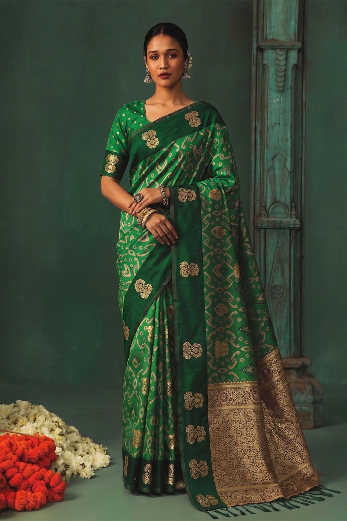 Graceful Green Silk Jacquard Work Saree for Women