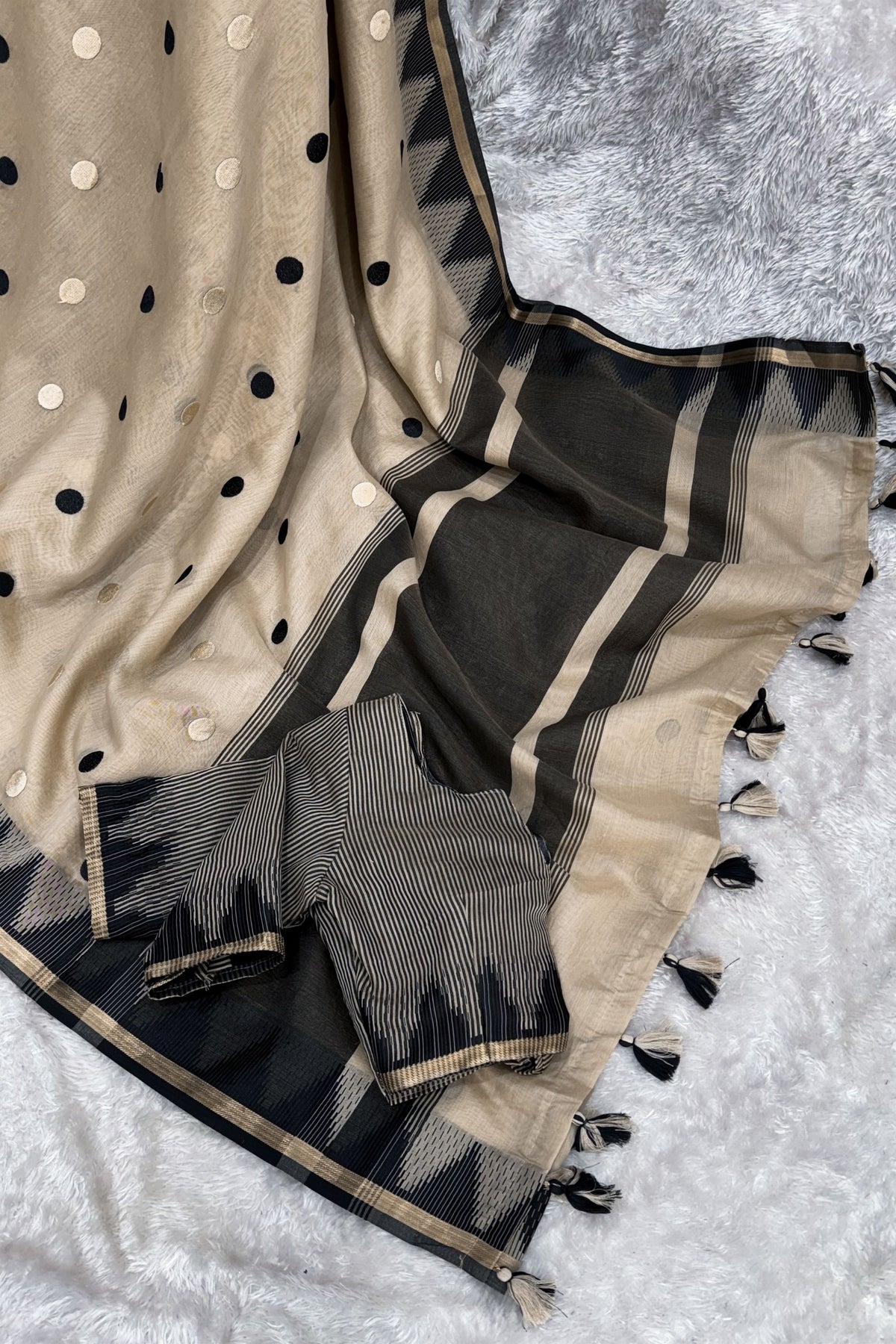 Stylish Beige Cotton Saree with Thread Embroidery Work for Women