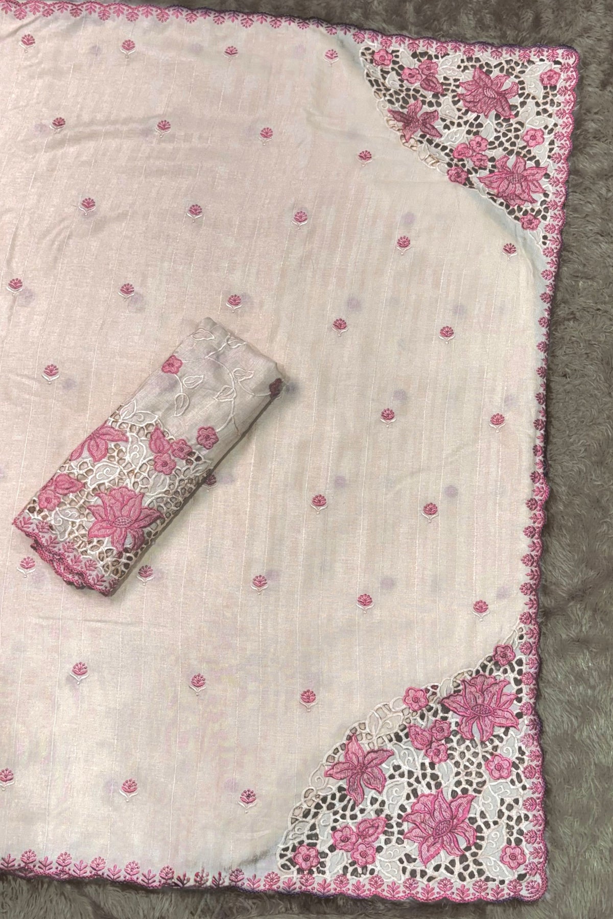 Lustrous Cream Cotton Saree with Thread Embroidery Work for Women