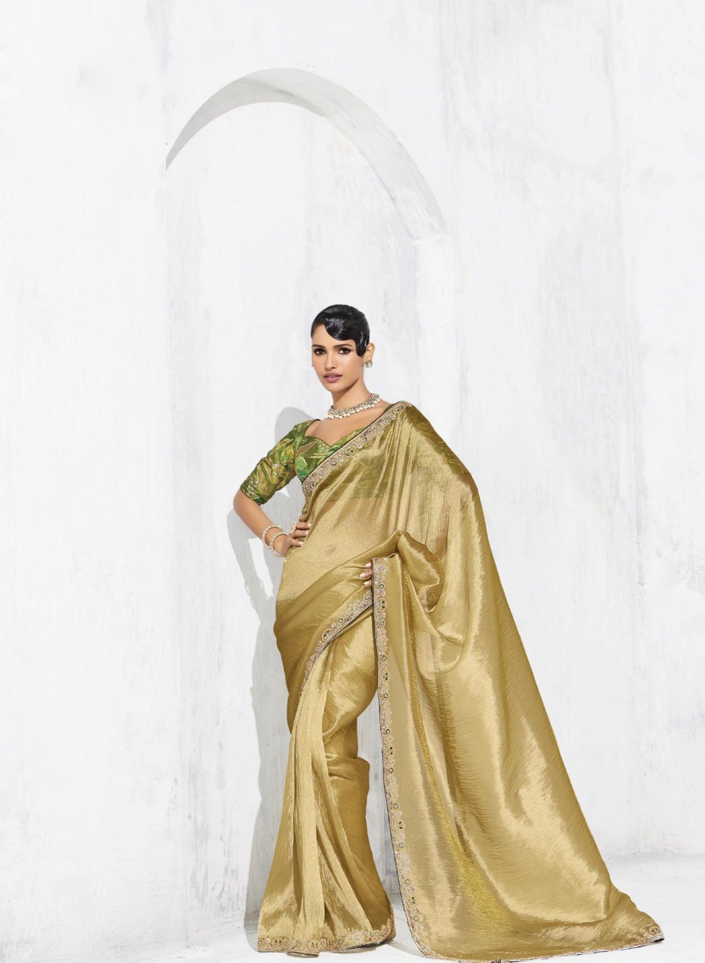 Golden Silk Saree Border Green Designer Blouse Elegant Party Wear