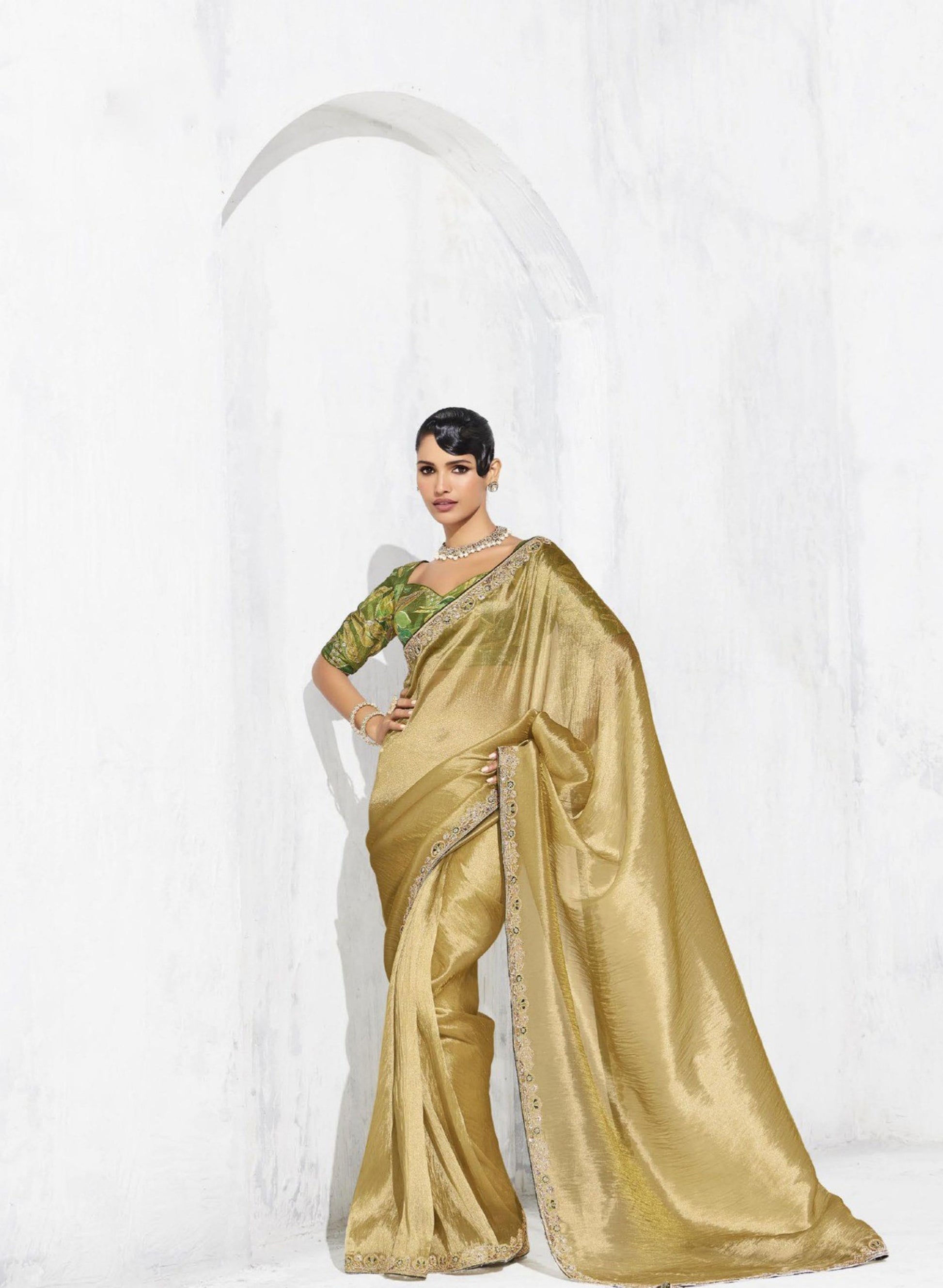 Golden Silk Saree Border Green Designer Blouse Elegant Party Wear