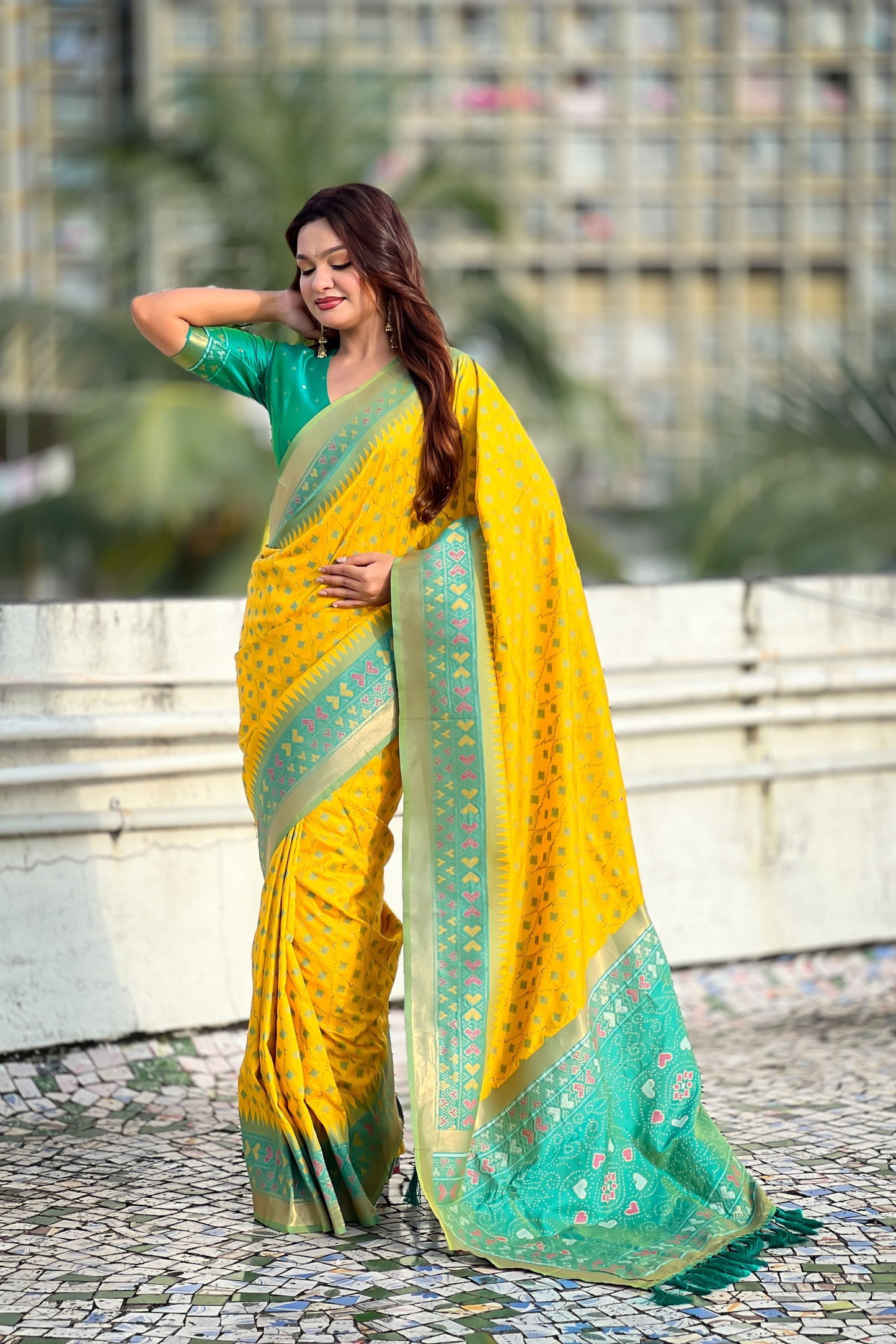 Yellow Saree Green Contrast Border Traditional Printed Design