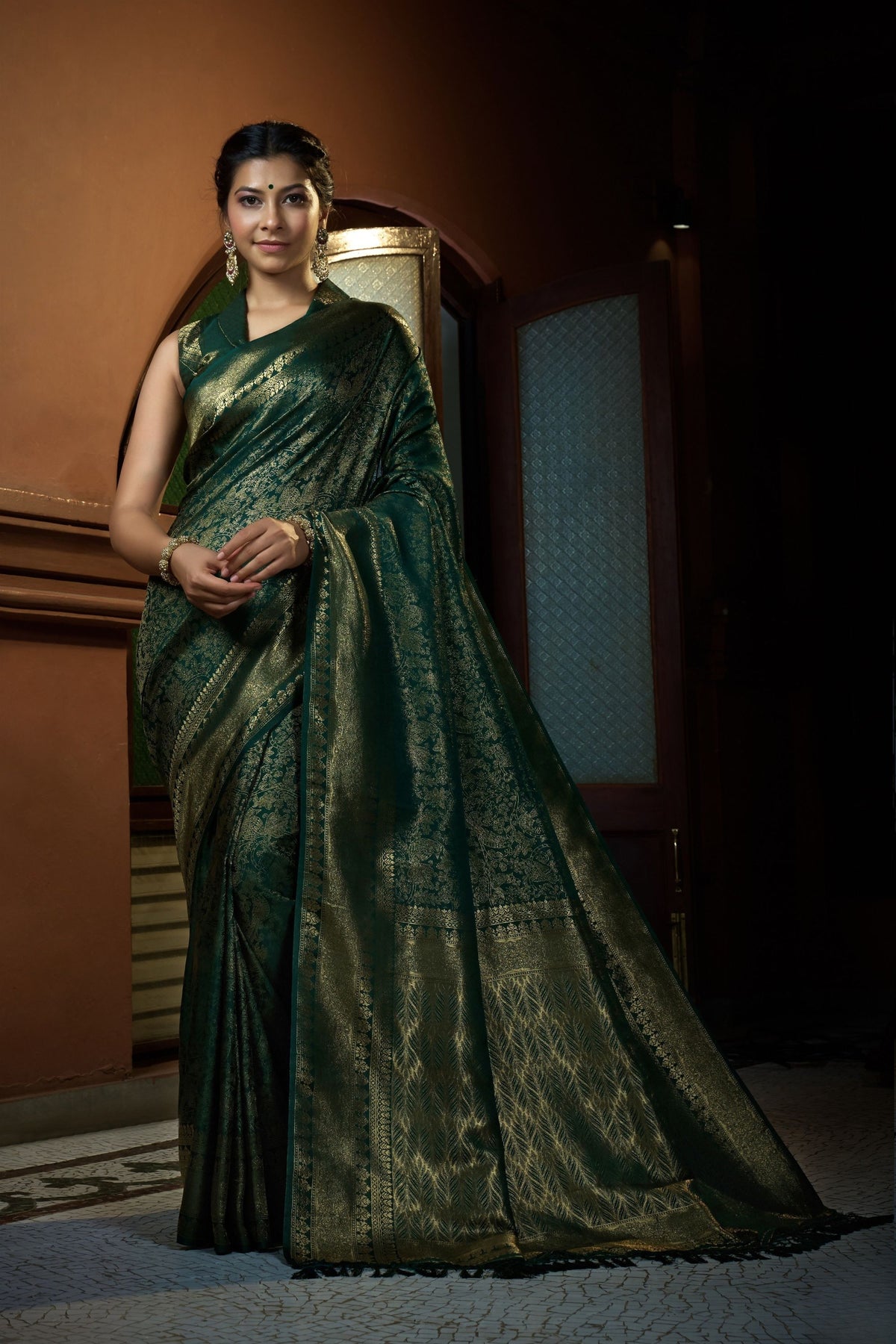 Magnificent Dark Green Pure Kanjivaram Weaving Silk Saree for Women