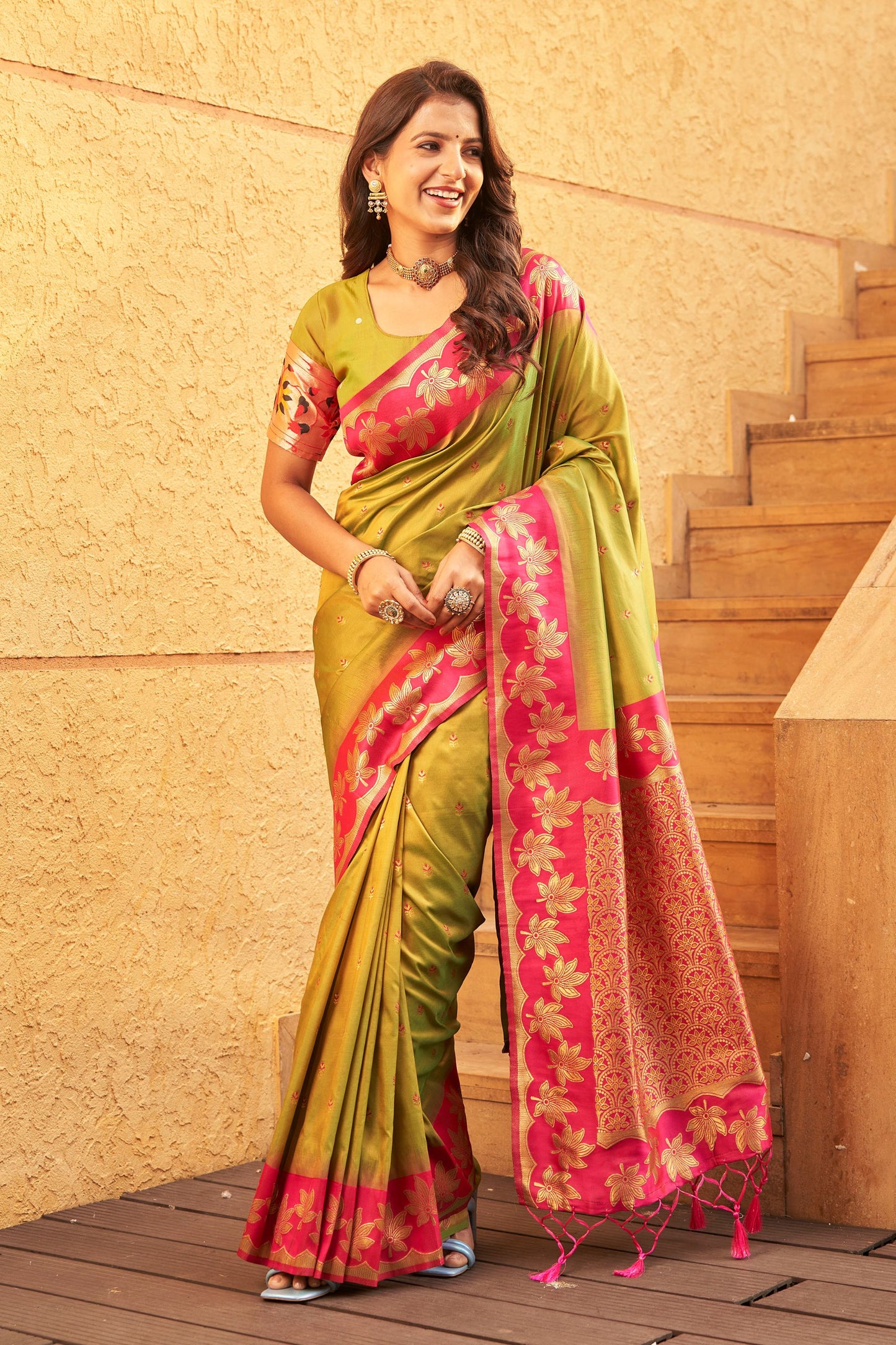  Olive Green Silk Saree with Pink Contrast Border Floral Zari Work
