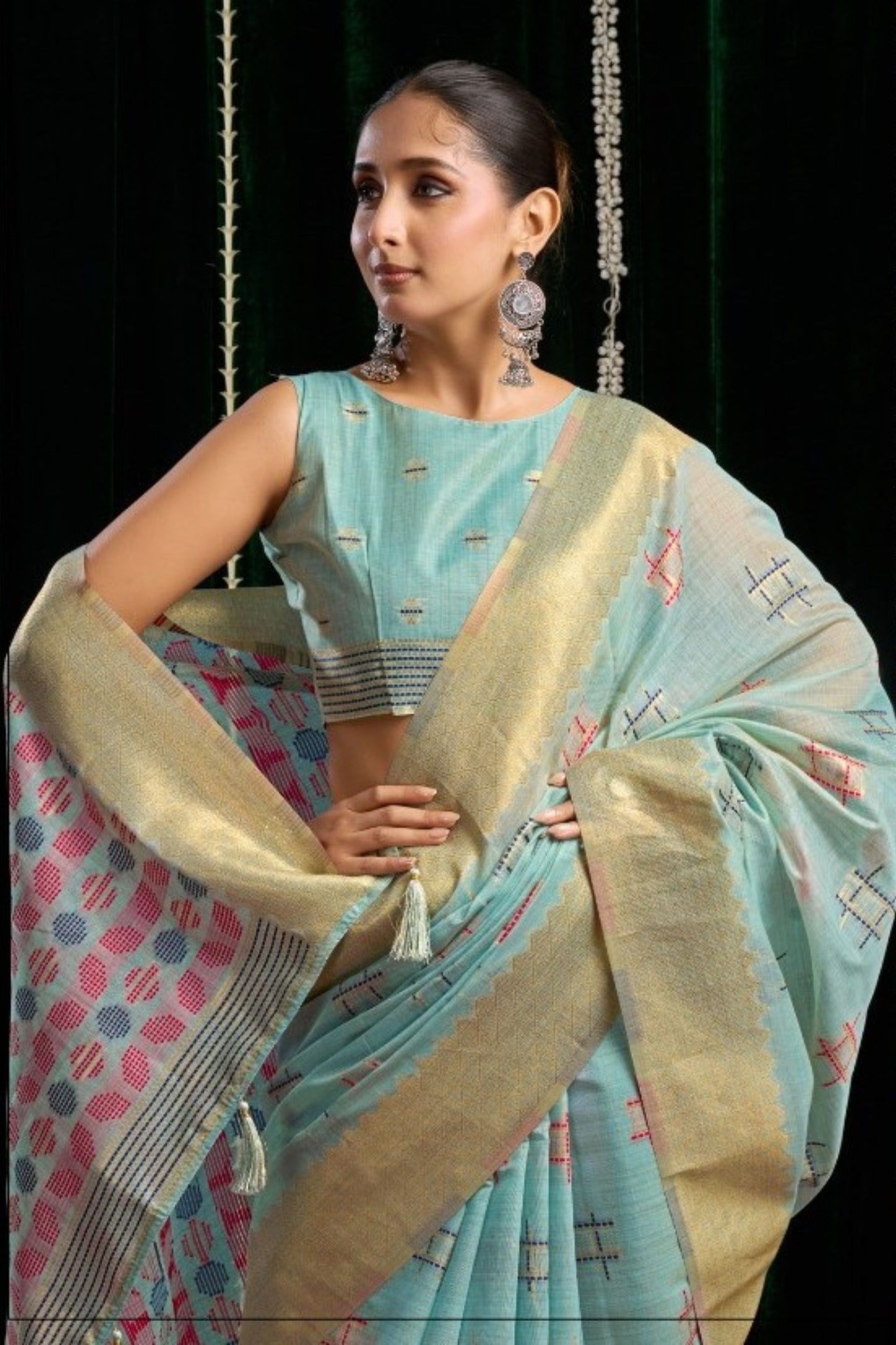 Elegant Sky Blue Handloom Cotton Saree with Motifs Contrast Pallu