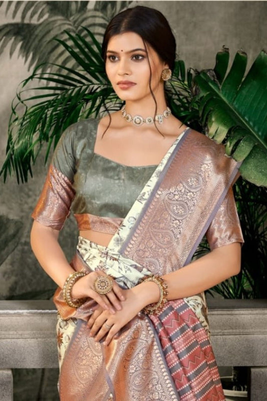 Elegant White Banarasi Silk Saree with Checked Pallu for Wedding