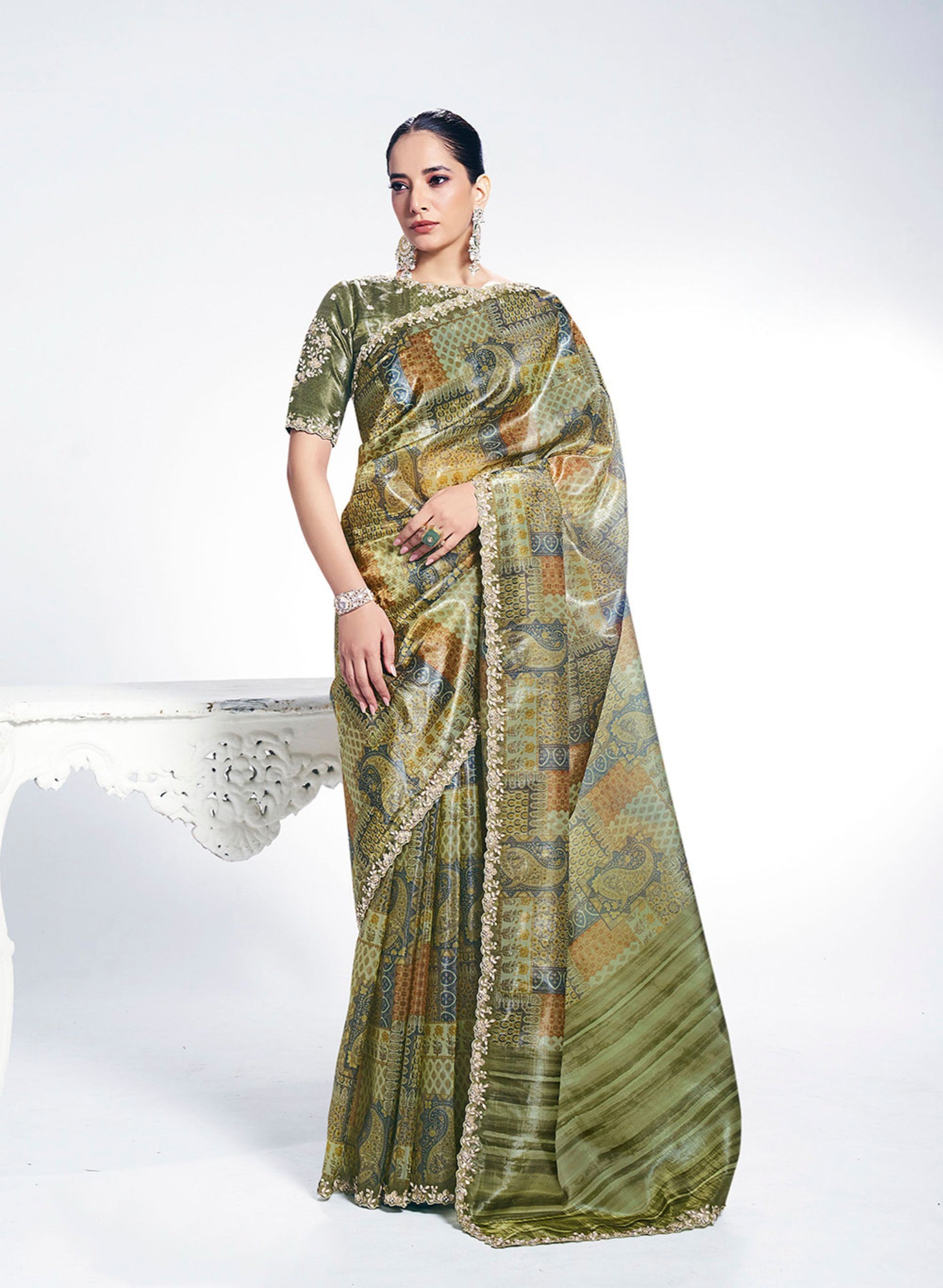 Elegant Green Saree with Designer Blouse Piece Party Wear Saree