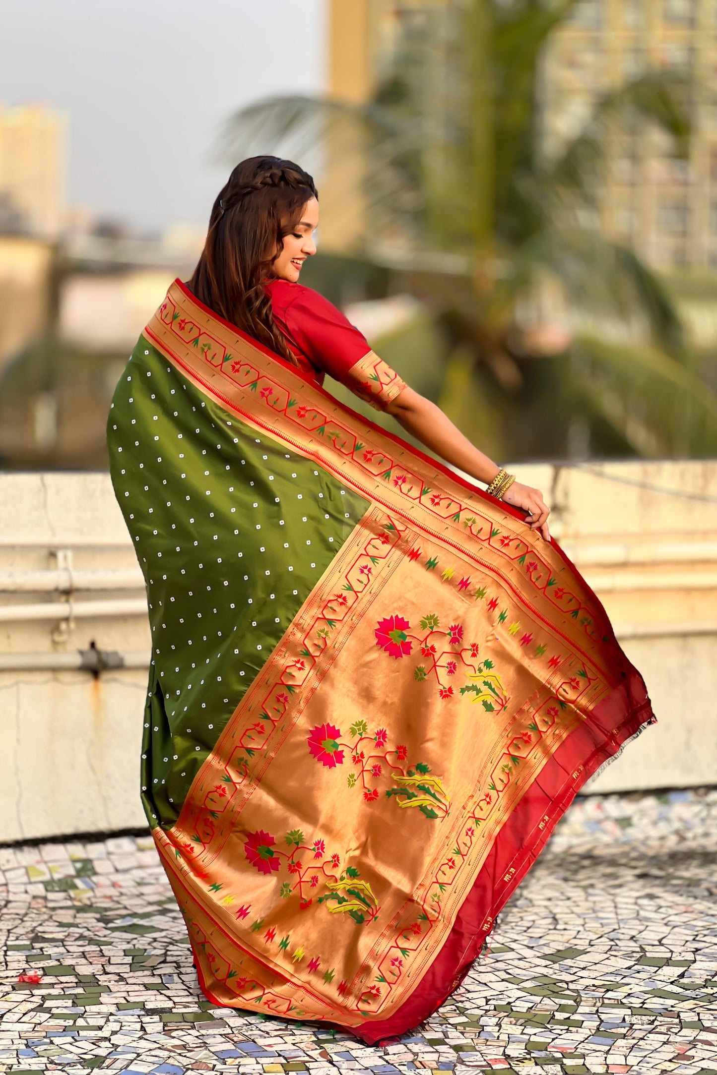 Green Paithani Silk Saree Gold Zari Border Floral Pallu Traditional Wear