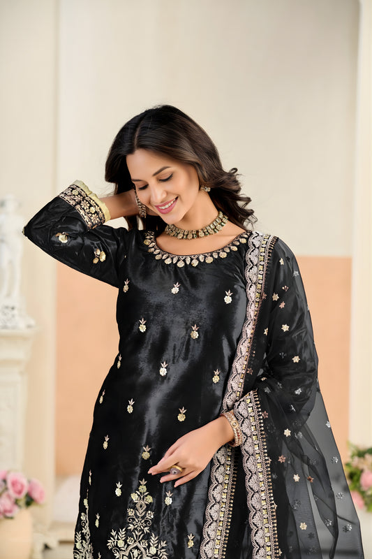 Elegant Black Embroidered Velvet Salwar Suit with Dupatta for Festive Wear