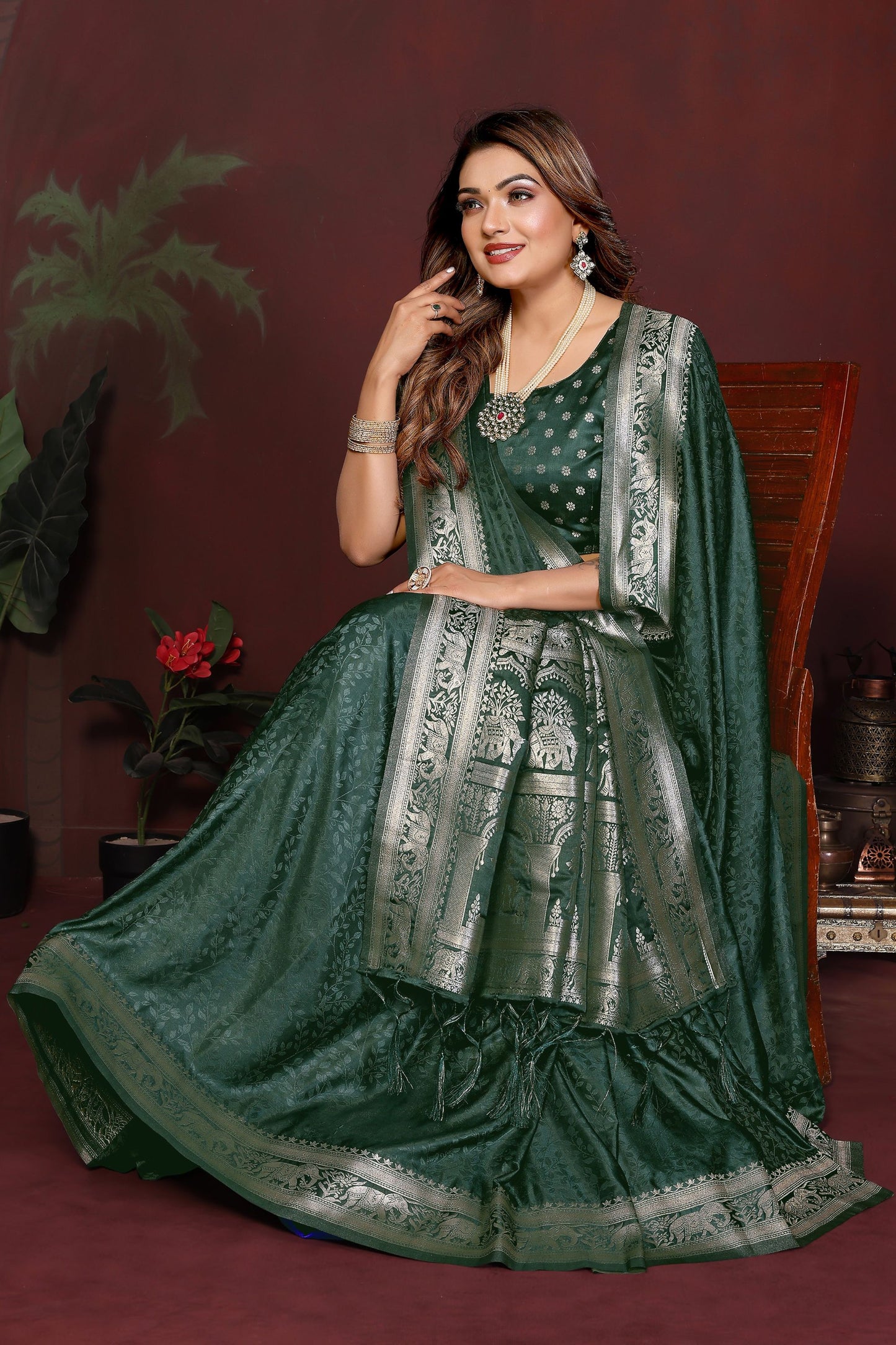 Dark Green Silk Blend Saree Silver Zari Woven Border Rich Pallu