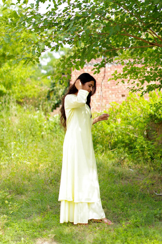 Outstanding Off-White Cotton Co-Ord Set with V-Neck 3/4 Sleeve Kurta and Straight Pants