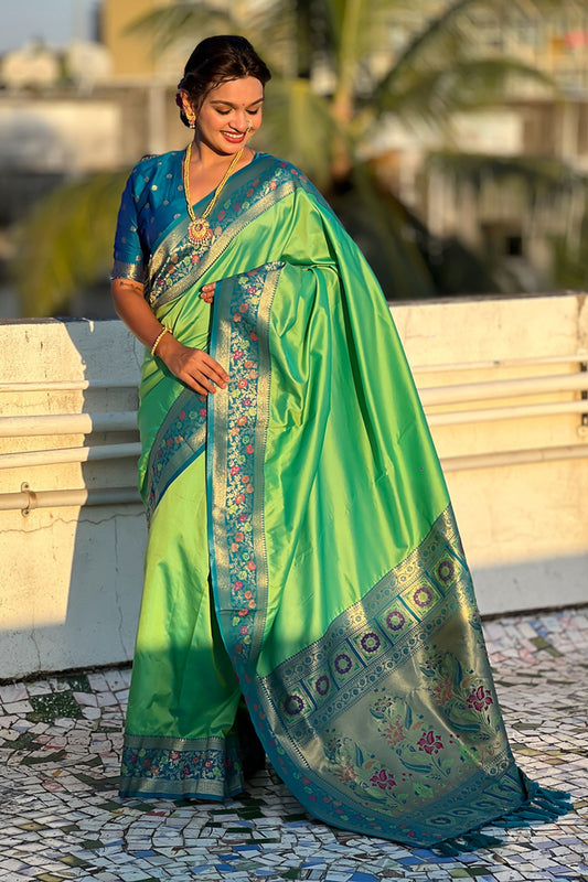 Green Banarasi Silk Saree Blue Contrast Border Floral Zari Weaving 