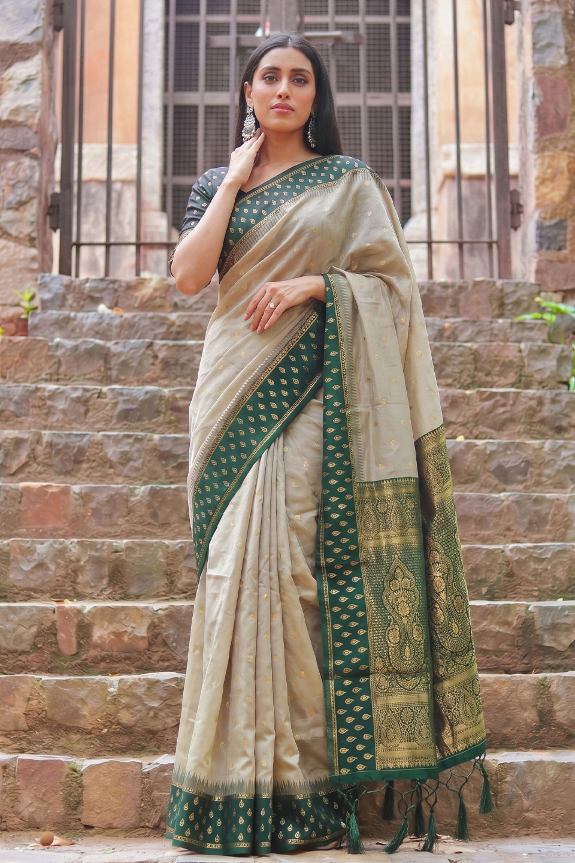 Elegant Beige Cotton Weaving Jari Designer Saree Border for Women