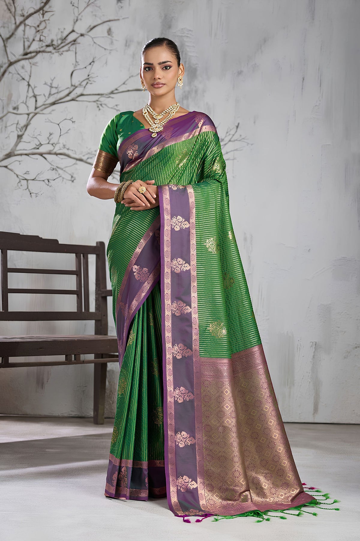 Stunning Green Silk Woven Saree Zari Border and Traditional Motifs for Women