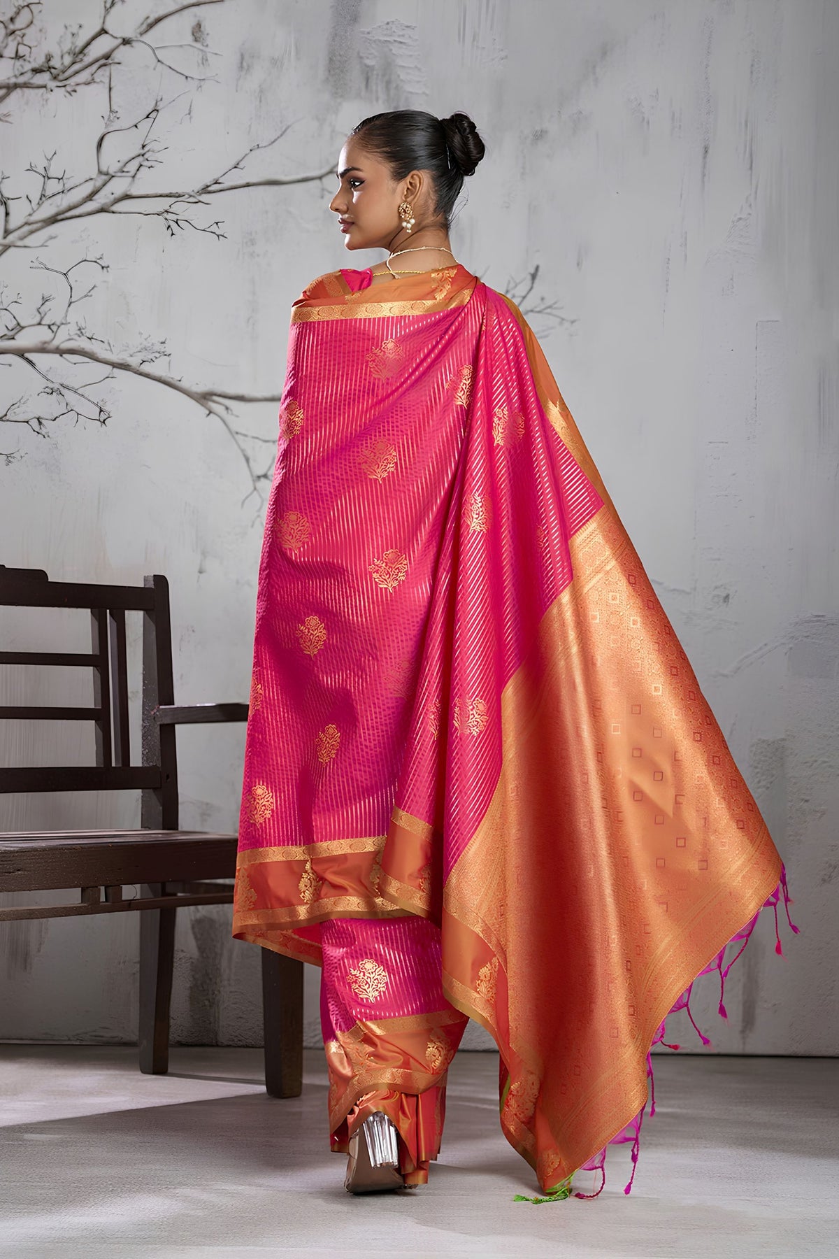 Beautiful Pink Silk Woven Saree with Zari Border for Women