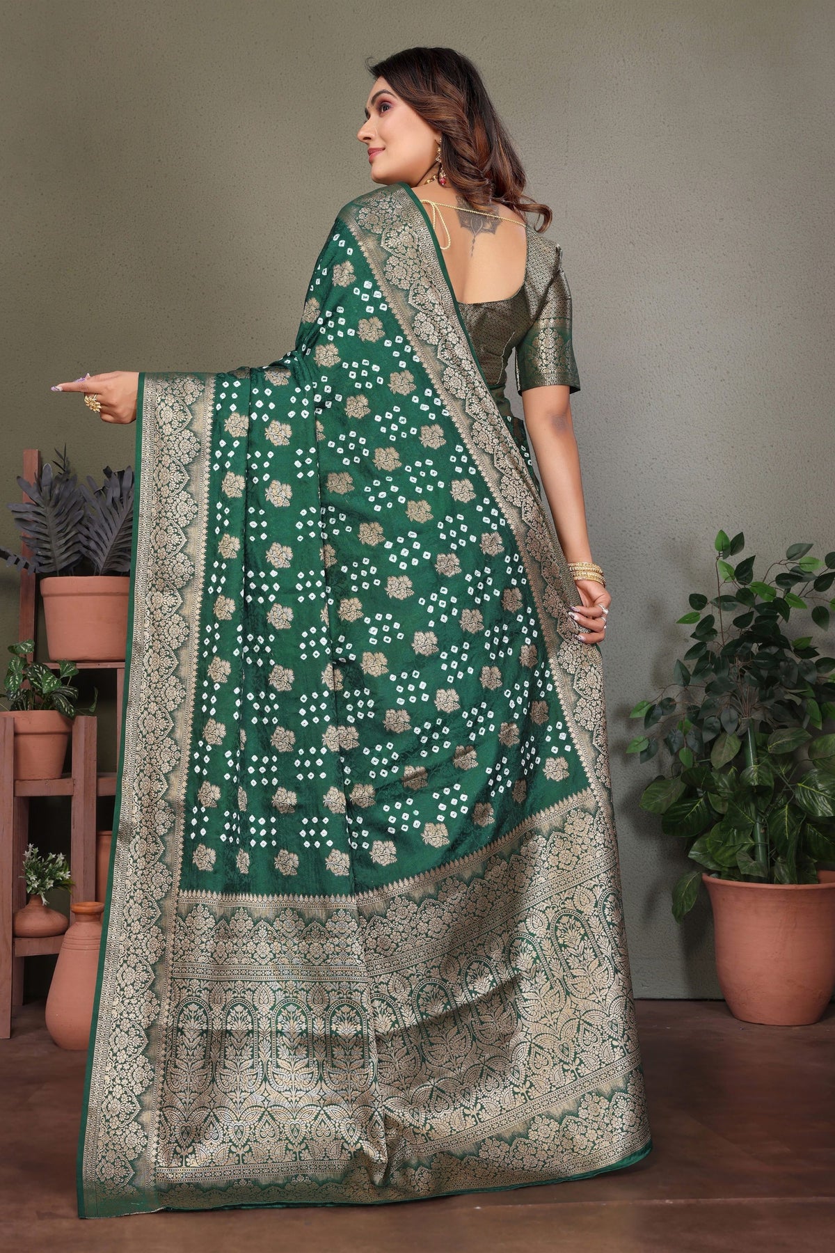 Graceful Green Satin Silk Jacquard Weaving Designer Saree for Women