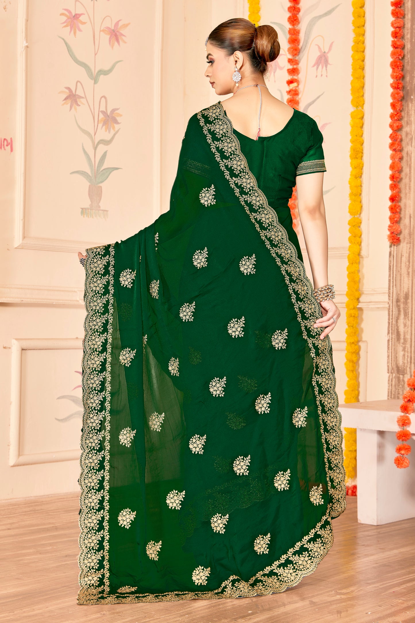 Elegant Dark Green Saree with Golden Border Blouse Piece