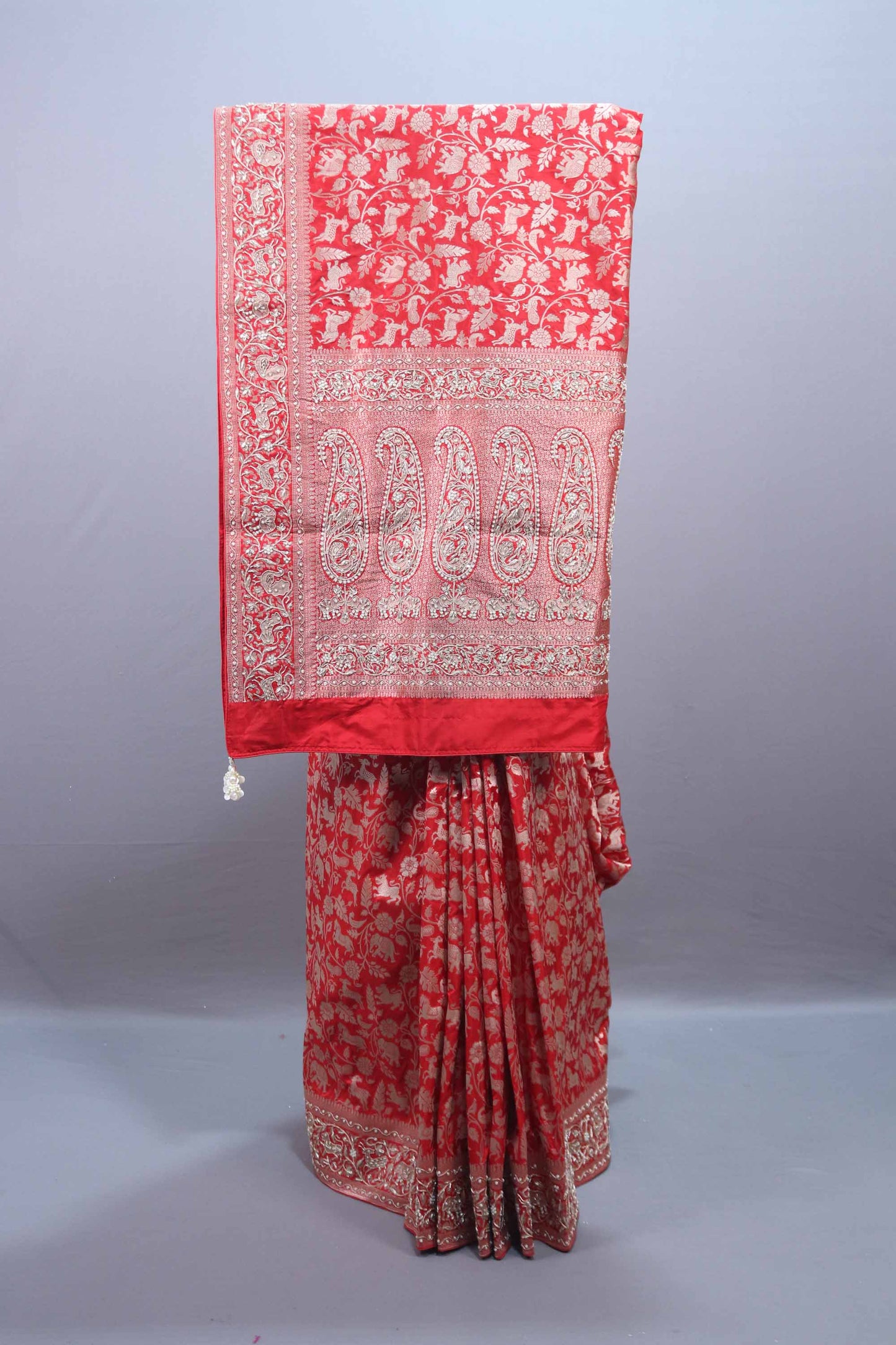 Red Banarasi Silk Saree Rich Floral Zari Weaving Heavy Traditional Pallu 