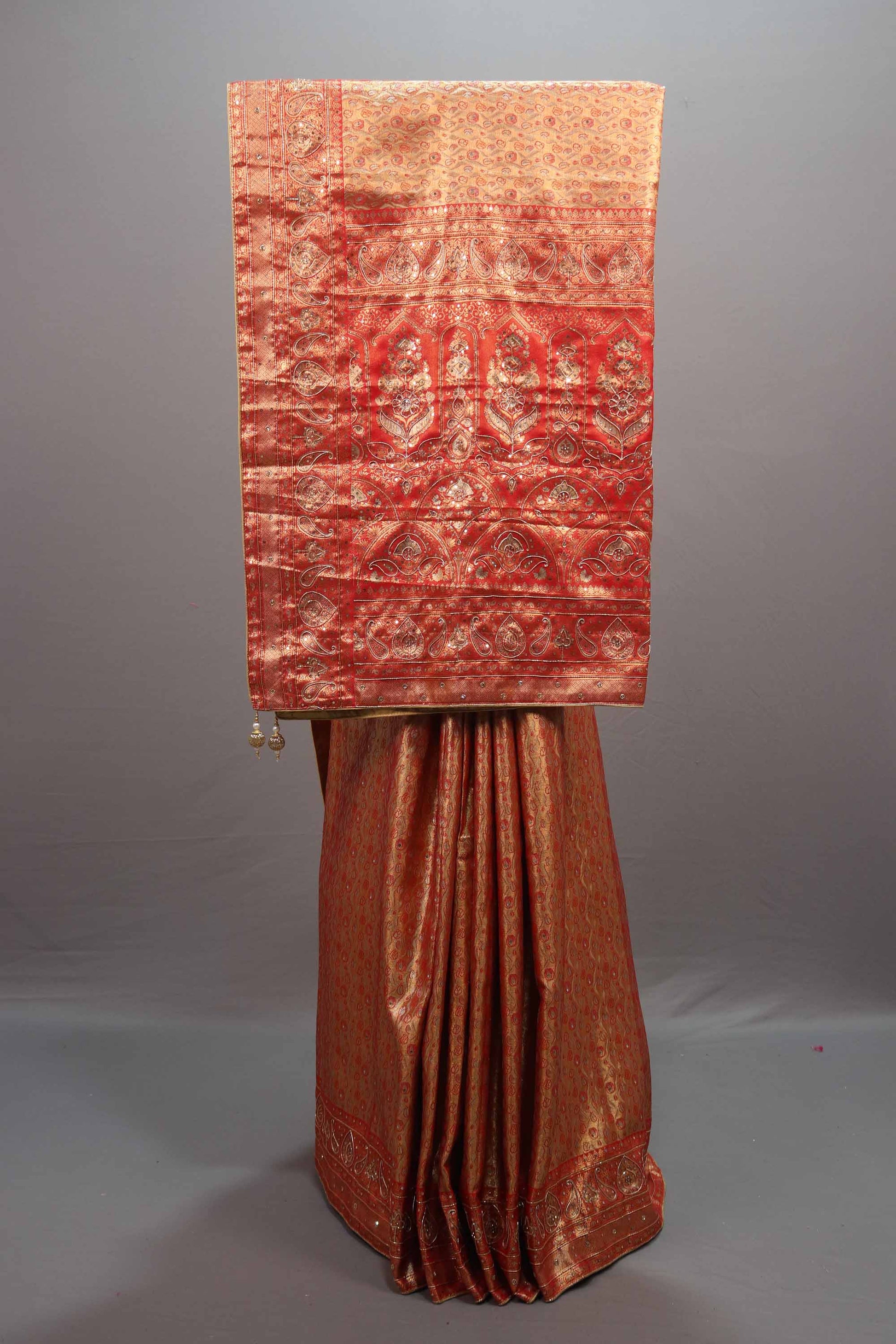  Red Kanjivaram Silk Saree Heavy Zari Motifs Rich Designer Border Pallu 