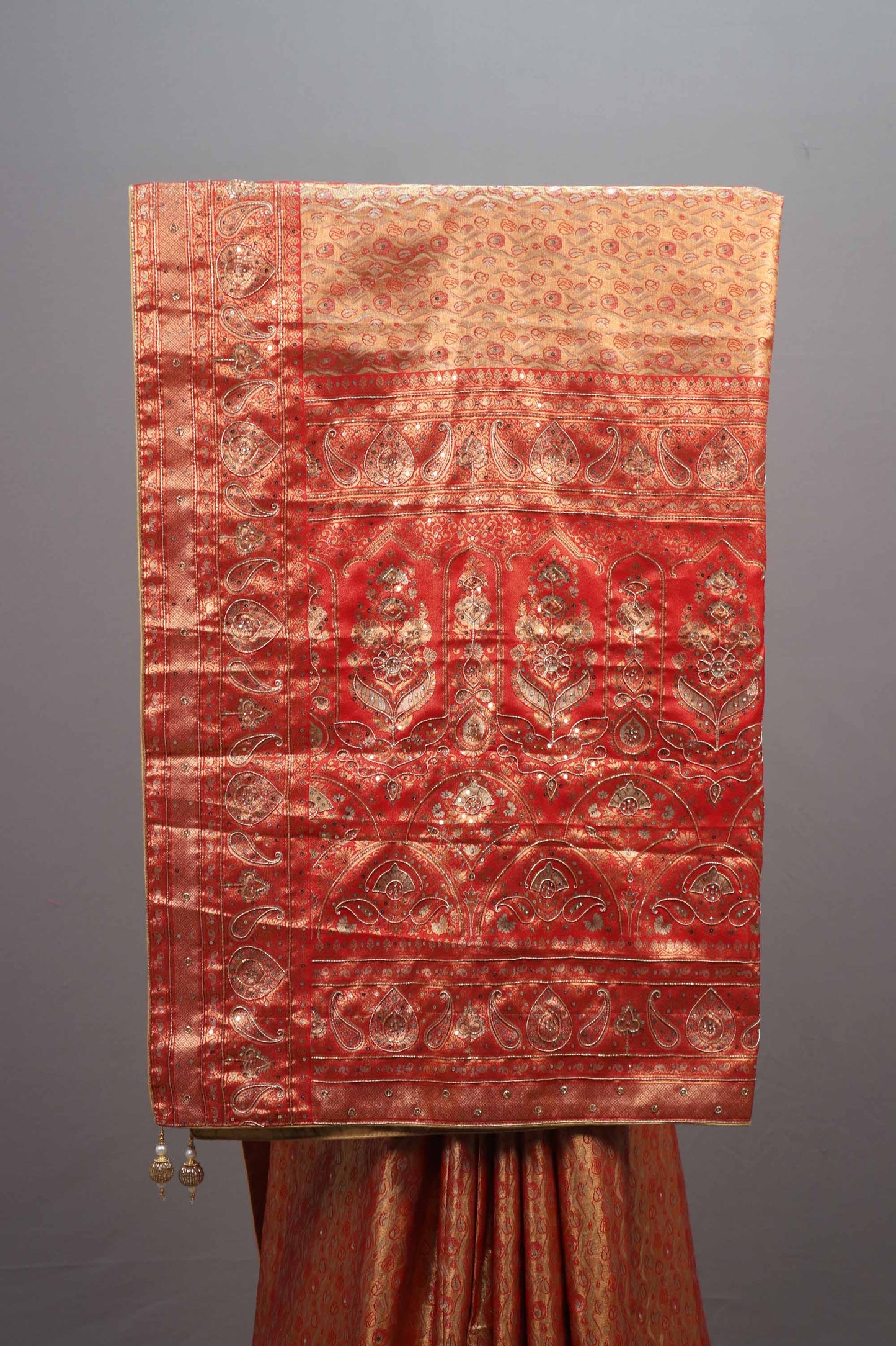 Red Kanjivaram Silk Saree Heavy Zari Motifs Rich Designer Border Pallu