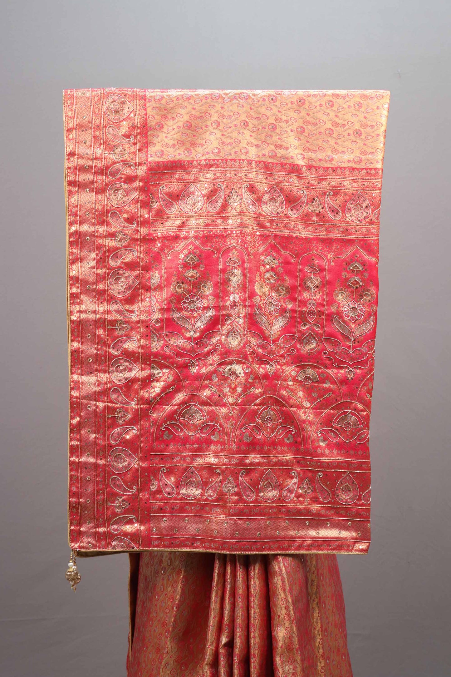 Red Kanjivaram Silk Saree Heavy Zari Weaving Motifs Rich Border