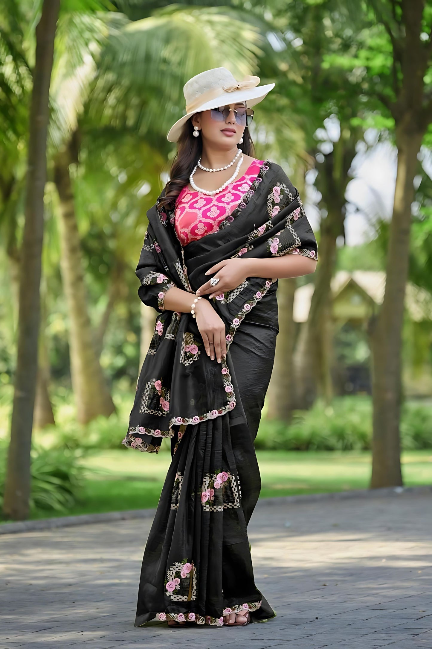  Black Floral Embroidered Saree Pink Designer Blouse Elegant Border Work