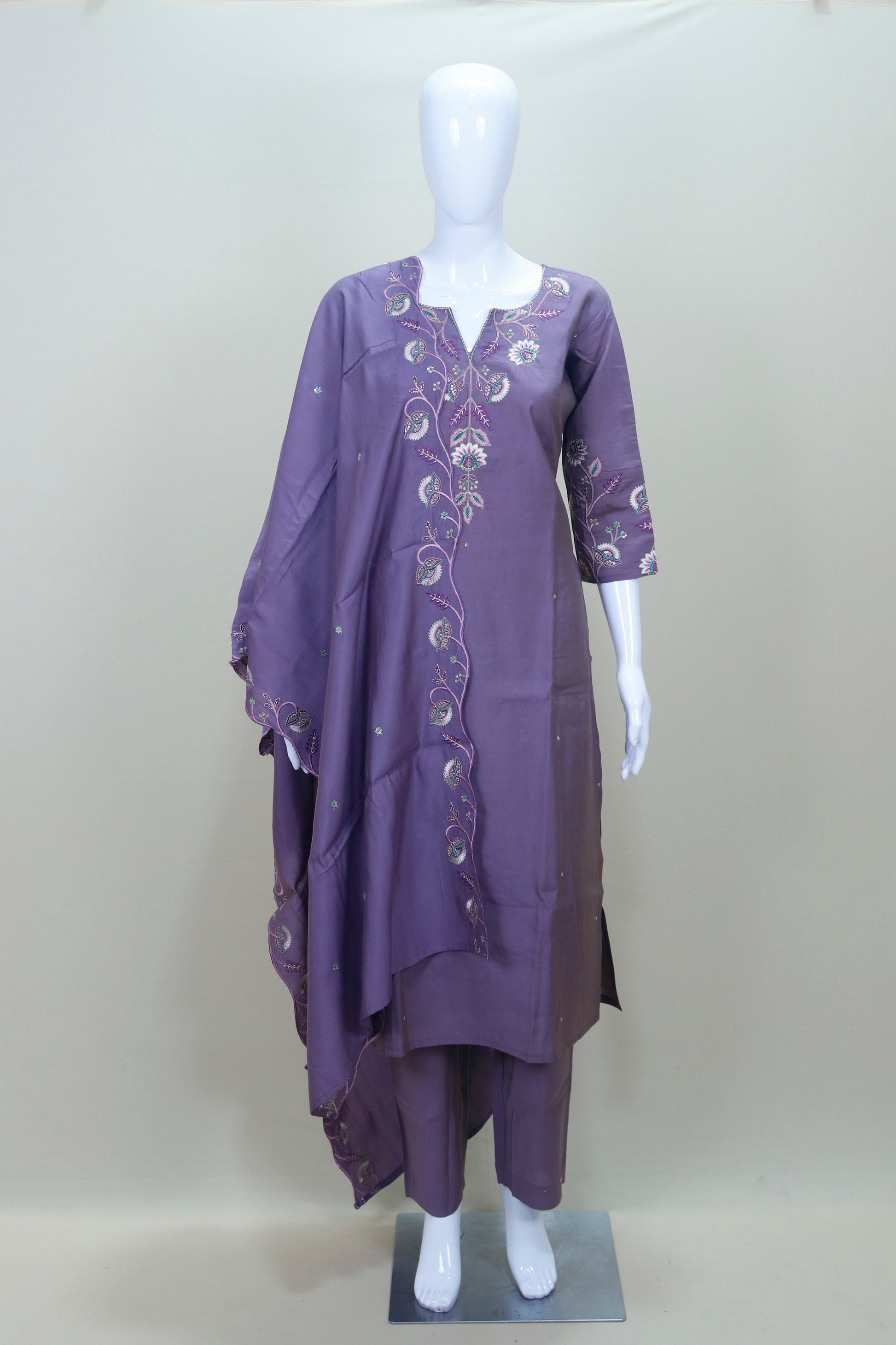 Women’s Lavender Embroidered Kurta Pant Set with Dupatta Elegant Festive Party Wear Ethnic Outfit