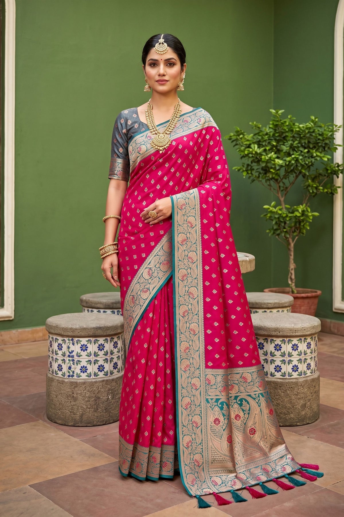 Beautiful Rani Pink Soft Silk Saree with Zari Weaving for Women