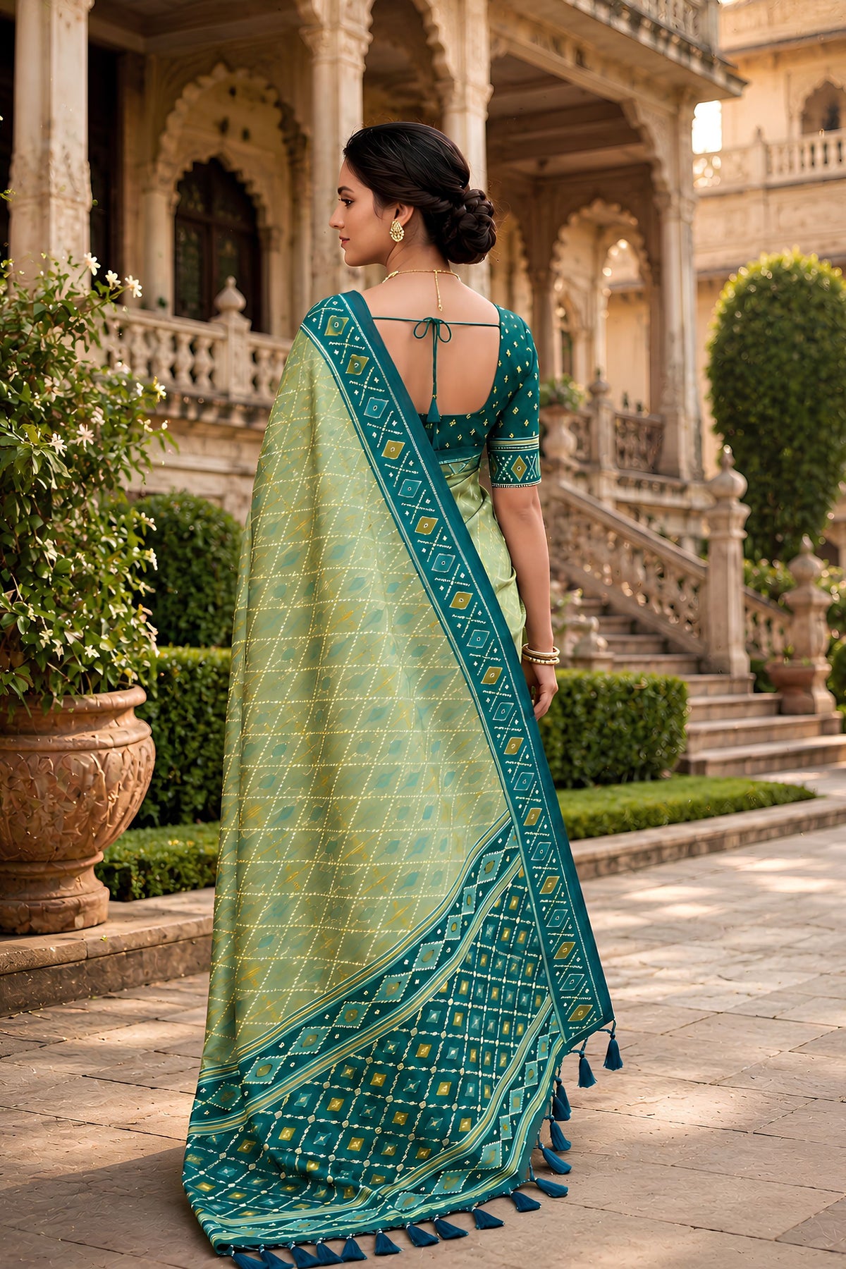 Grateful Green Soft Patola Silk Saree with Zari Weaving Work for Women